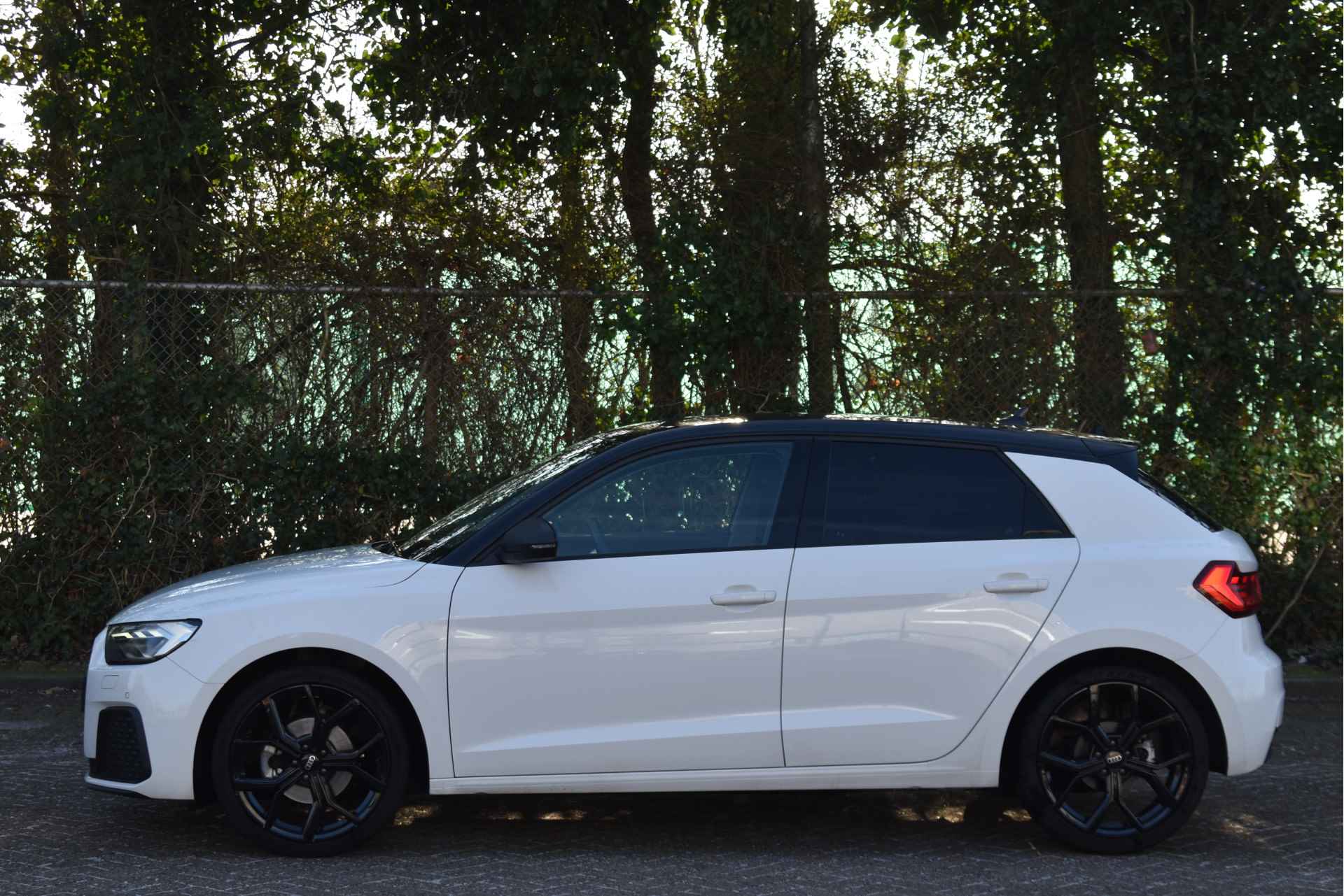 Audi A1 Sportback 35 TFSI PRO LINE 150 PK Bi-Tone | Z+W banden | Carplay | Stoelverwarming | VIrtual Cockpit | Cruise Control | DAB | Full LED - 25/50