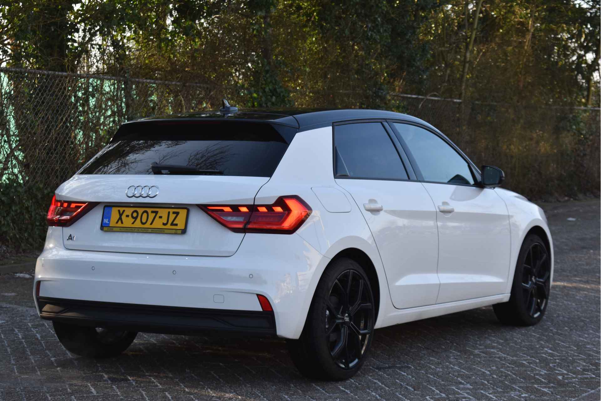 Audi A1 Sportback 35 TFSI PRO LINE 150 PK Bi-Tone | Z+W banden | Carplay | Stoelverwarming | VIrtual Cockpit | Cruise Control | DAB | Full LED - 27/50