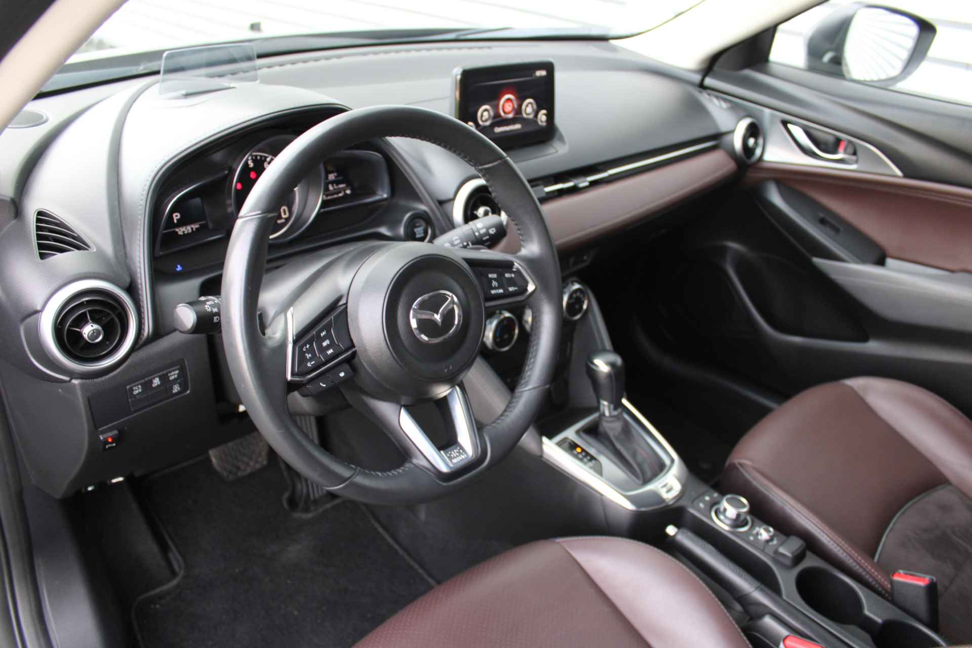 Mazda CX-3 2.0 SkyActiv-G 120PK GT-Luxury | Leer | Navi | 18" LM | PDC | Cruise | Airco | - 27/33