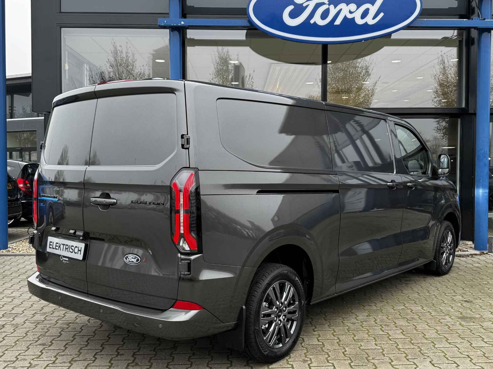 Ford E-Transit Cust. 340 L2H1 Limited 65 kWh | Elek. Inklapbare Trekhaak | Driver Assistance Pack Premium | - 3/35