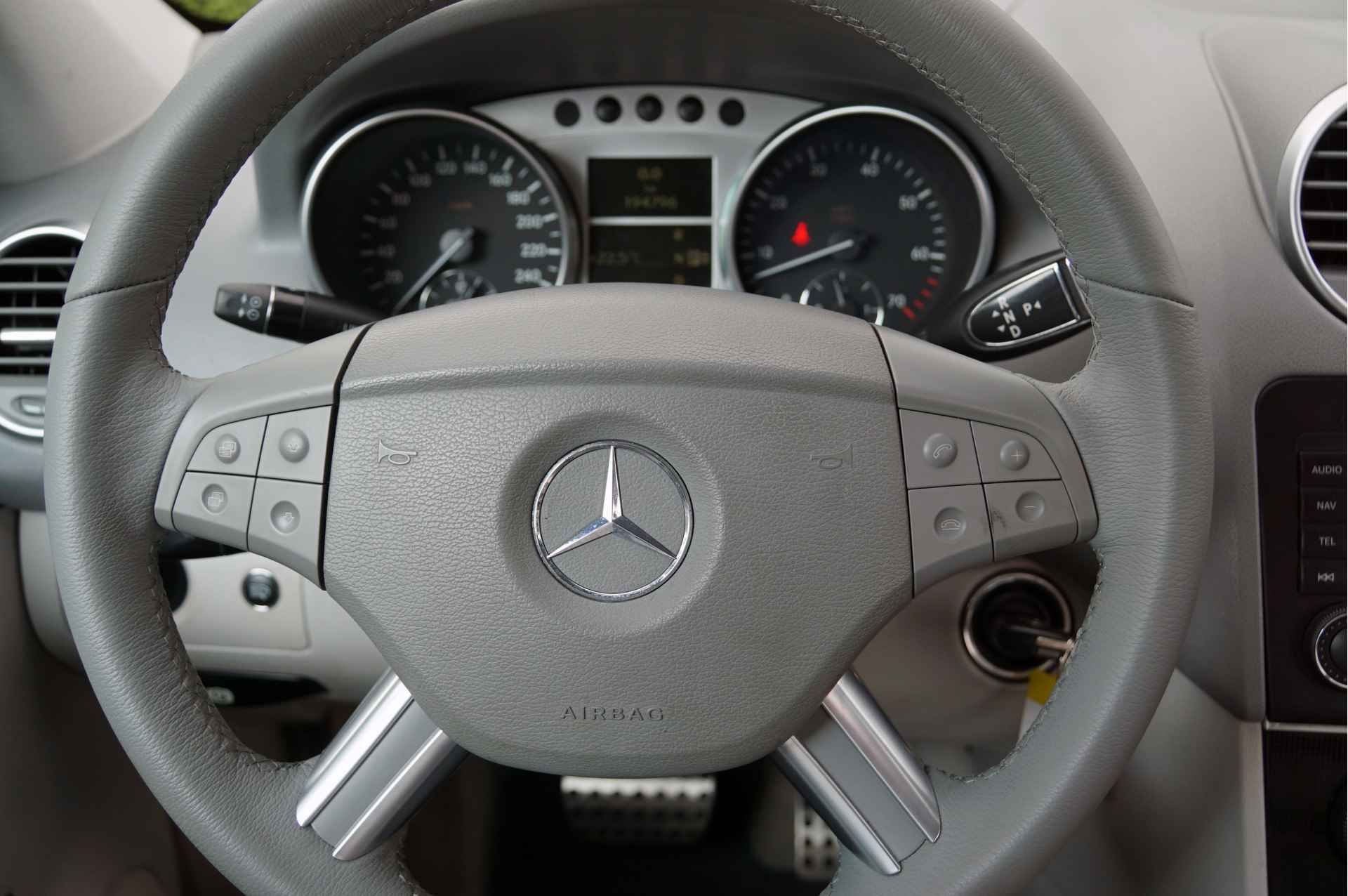 Mercedes-Benz M-Klasse ML 350 | Youngtimer Trekhaak Comand - 39/49