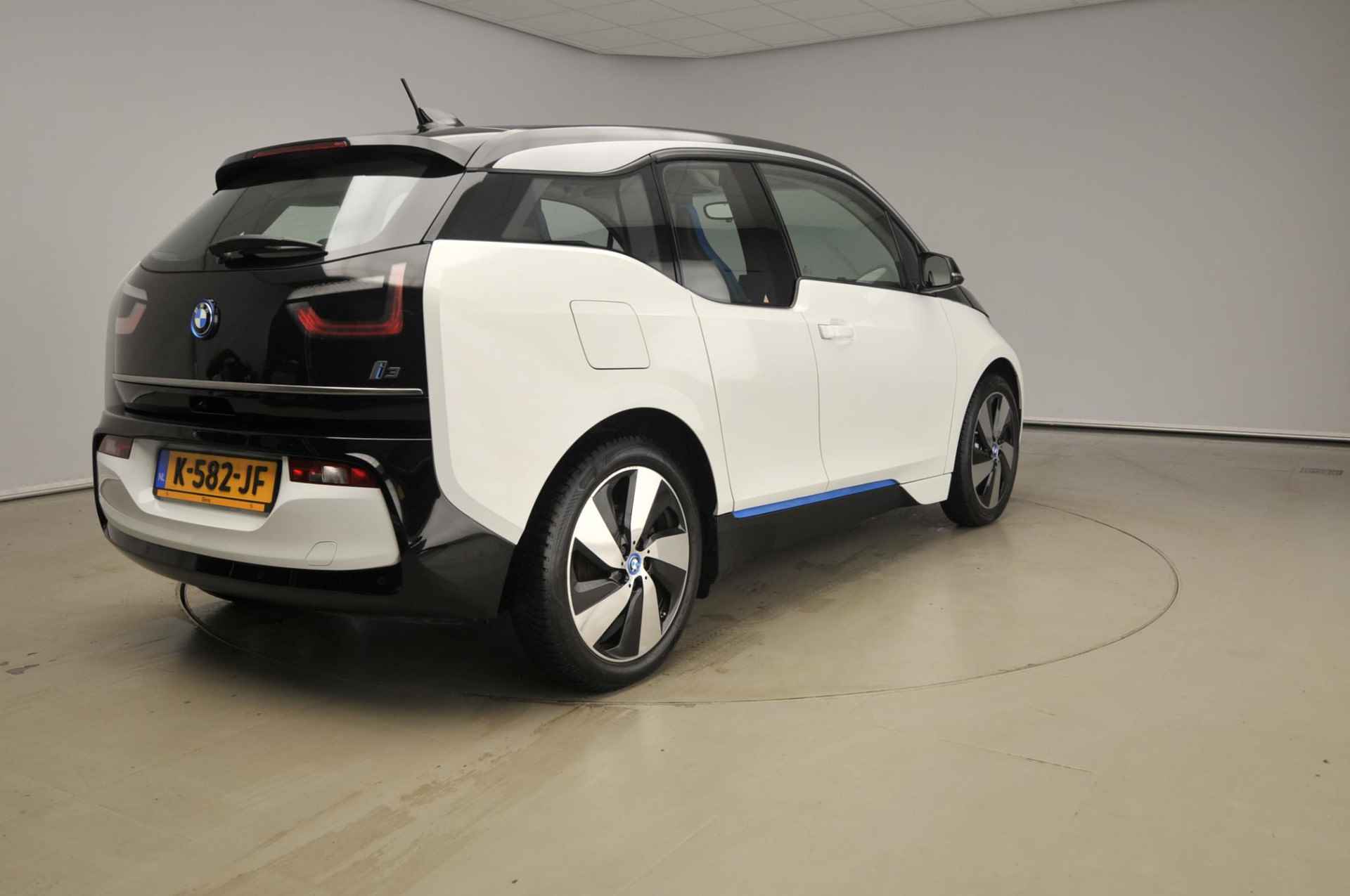 BMW i3 Executive Edition 120Ah 42 kWh | LED | Navigatie | Stoelverwarming | PDC | Clima | DAB | Alu 20 inch - 3/39