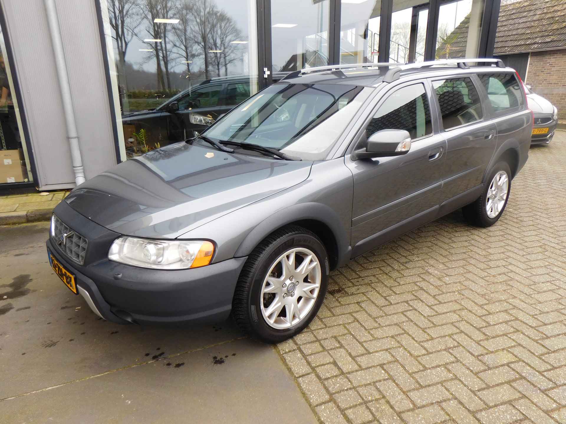 Volvo XC70 2.4 D5 Staat in De Krim - 3/17