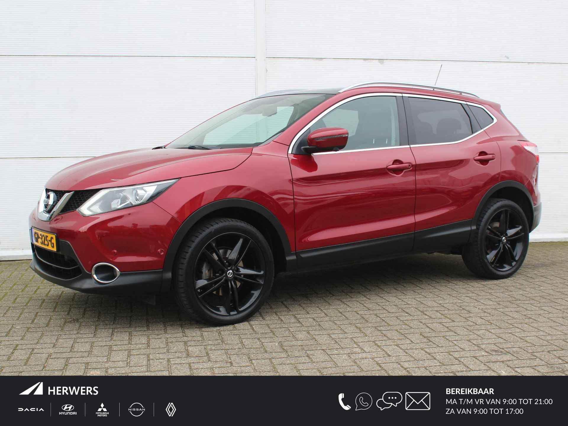 Nissan Qashqai 1.6 DIG-T 163 Tekna / Navigatie / Trekhaak (1500 KG) / Panoramadak / Lederen Bekleding / Cruise Control /