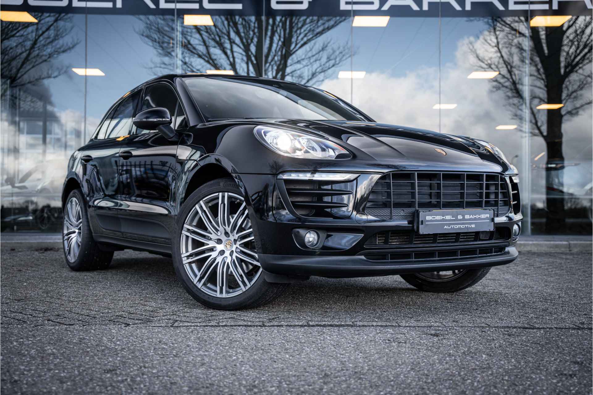 Porsche Macan 2.0 Turbo - 21inch - Luchtvering - Trekhaak - Camera Origineel NL - Dealer onderhouden - NAP! - 13/77