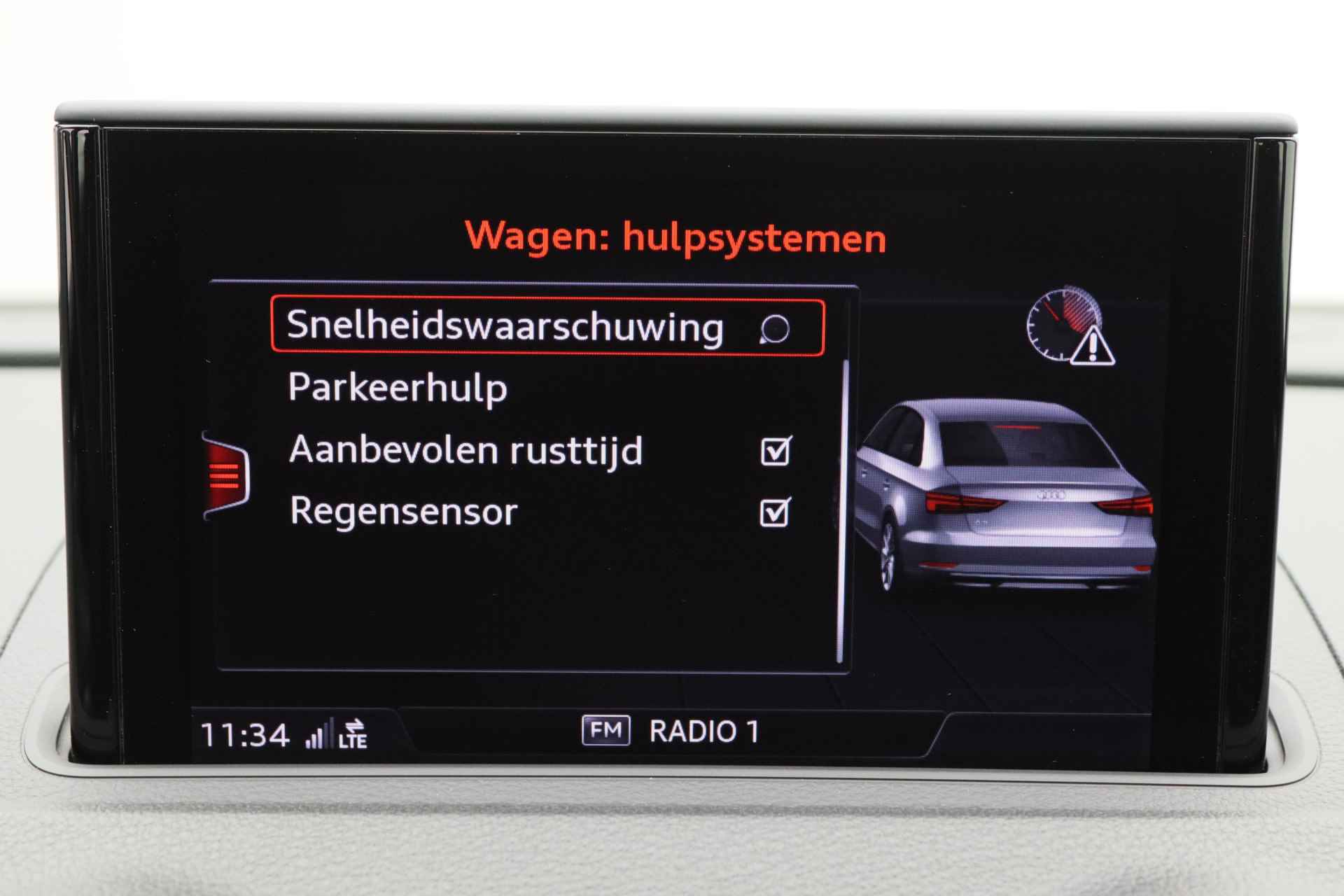 Audi A3 Limousine 1.0 TFSI Sport S Line Edition Bi-Xenon, Sportstoelen, Navigatie, PDC, Trekhaak, 19" - 36/42