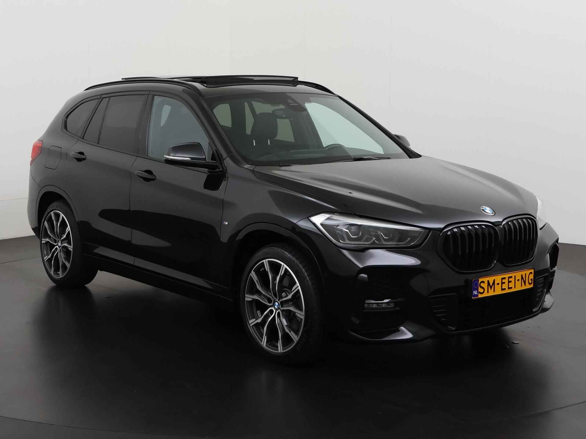 BMW X1 xDrive25e M Sport Shadow | Panoramadak | Trekhaak | Leder | Head-up | Camera | Zondag open! - 30/43