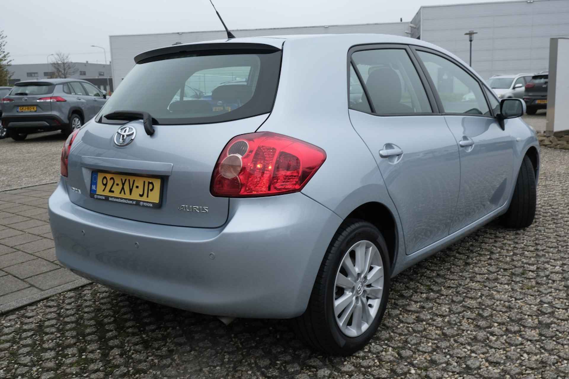 Toyota Auris 5-deurs 1.6-16V 124PK Luna | 1300kg Trekgewicht | Climate Contro - 33/38