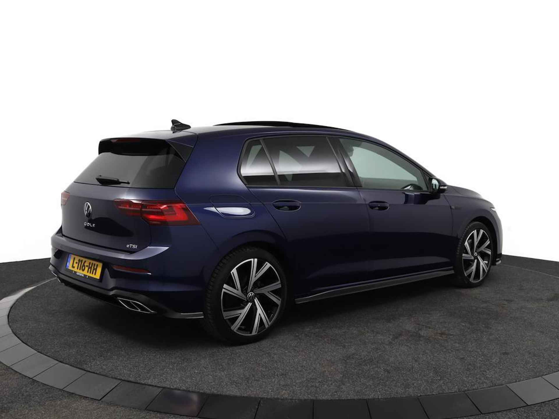 Volkswagen Golf 1.5 eTSI 150Pk Automaat R-Line  / Pano-Dak / Camera / Head-Up / Led - 2/46