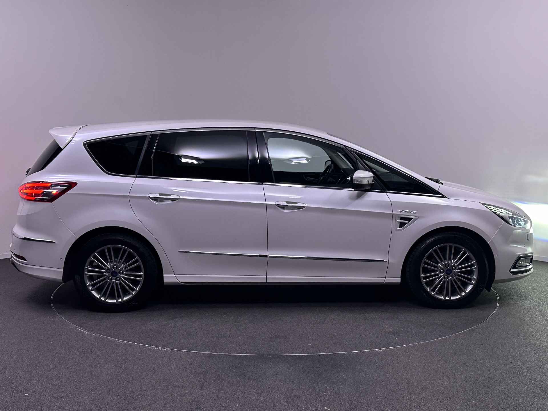 Ford S-Max 2.0 Vignale 7 Persoons 240pk Automaat | Lederen Sportstoelen Memory | Navigatie | Camera | Cruise Control | L.M. 18" | Stoelverwarming | - 4/46