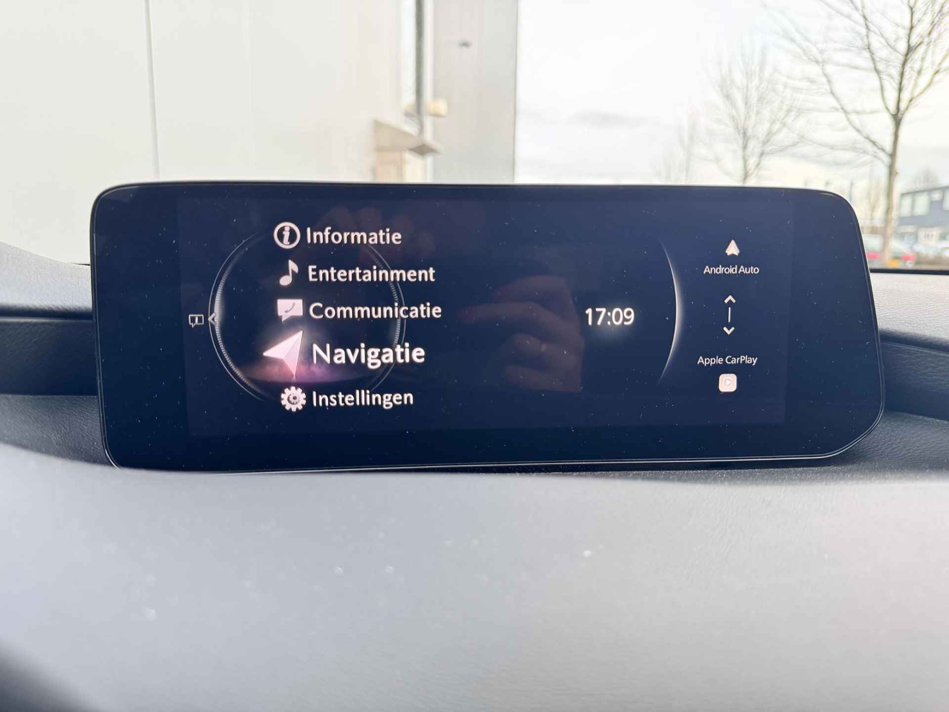 Mazda 3 2.0 e-SkyActiv-G M Hybrid 150 Homura / Apple Carplay/Android Auto / Cruise control adaptief / Kunstlederen interieurdelen / Navigatiesysteem full map / Electronic climate controle / Afneembare trekhaak - trekgewicht geremd 1300 kg / - 24/32