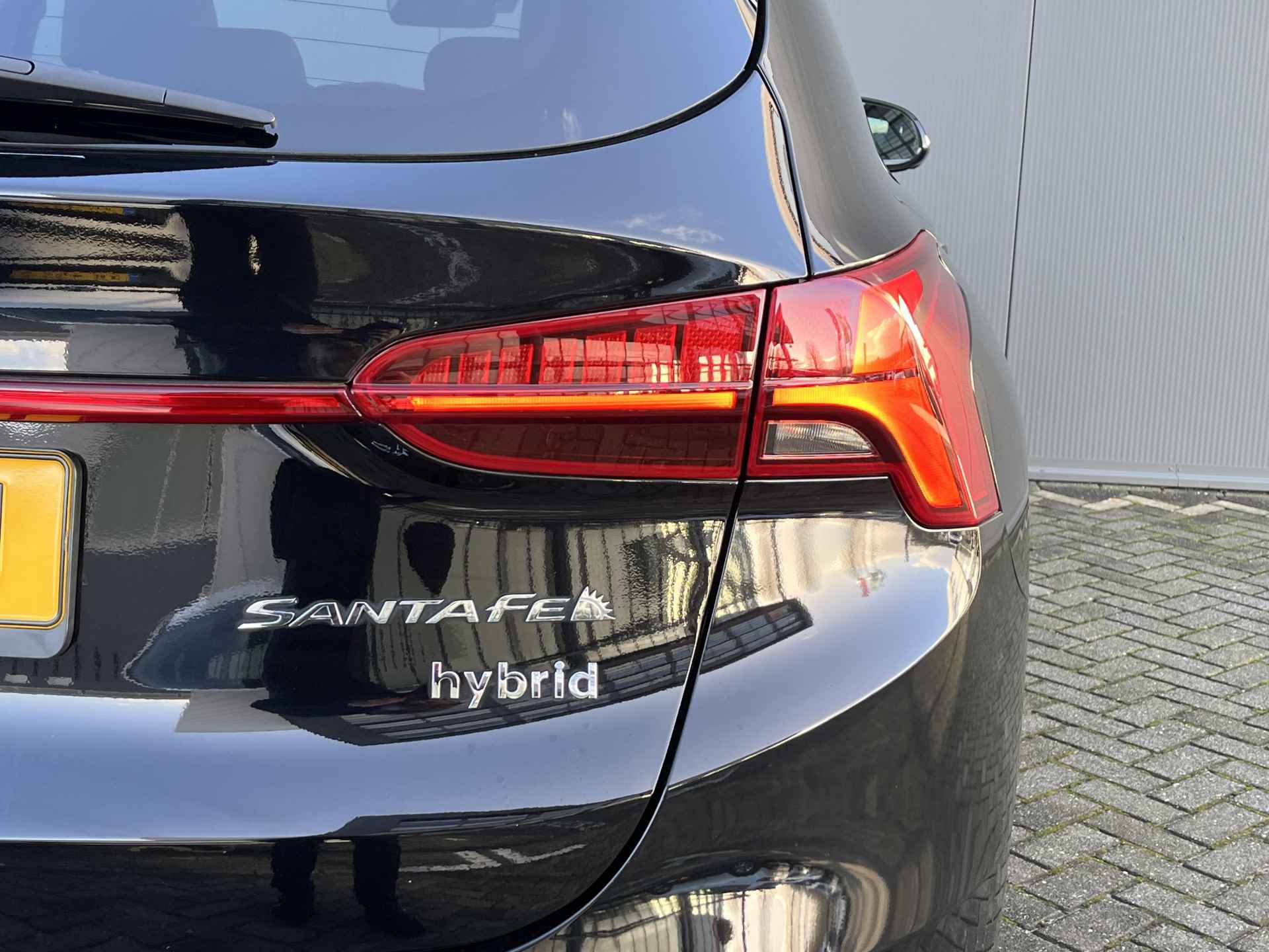 Hyundai Santa Fe 1.6 T-GDI PHEV 265pk Premium 7pers | 360 Camera | Dodehoek detectie | Leder | Stoelventilatie en Stoelverwarming | Elektrische a - 8/42