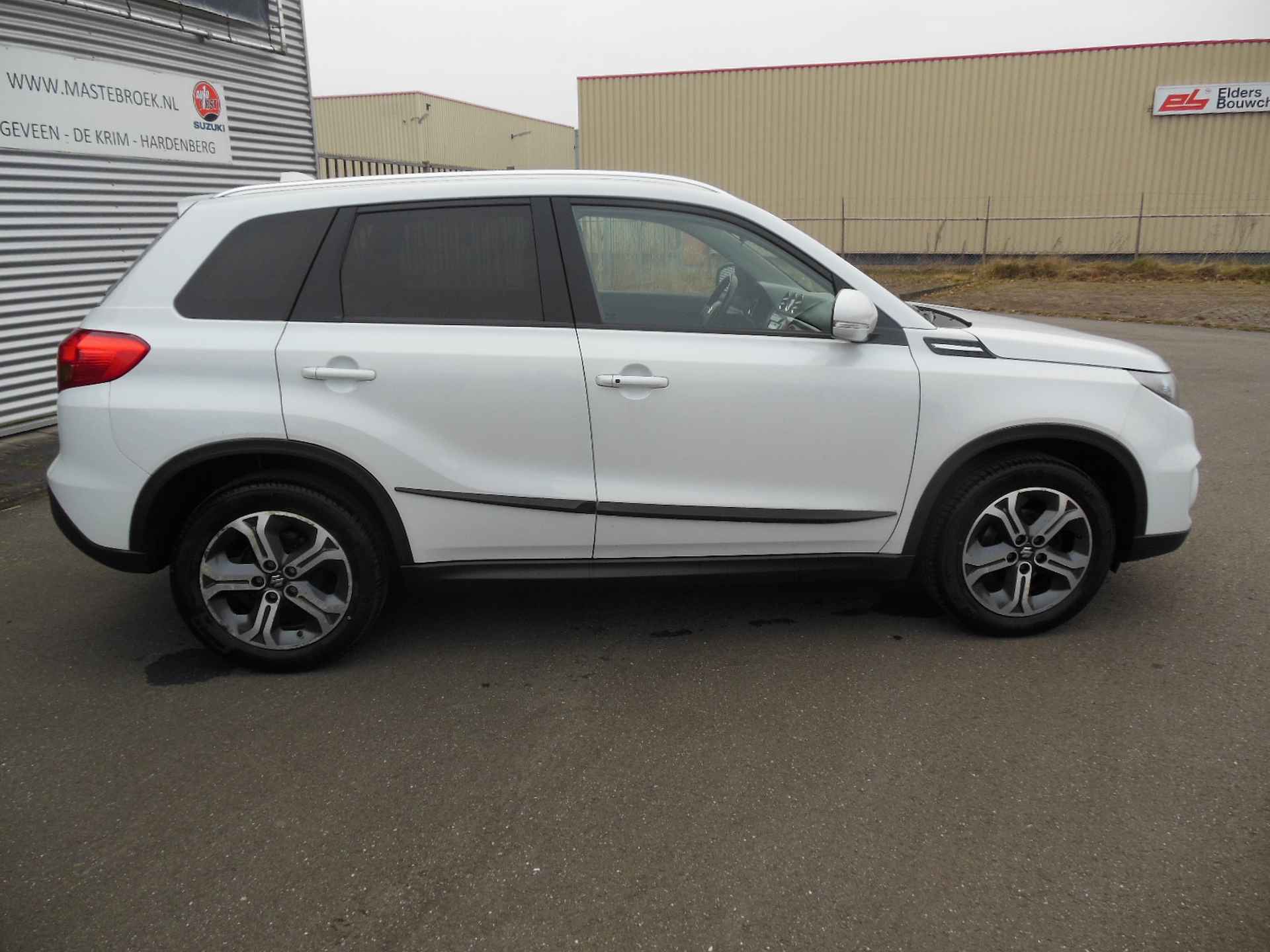 Suzuki Vitara 1.6 High Executive Staat in Hoogeveen - 6/26