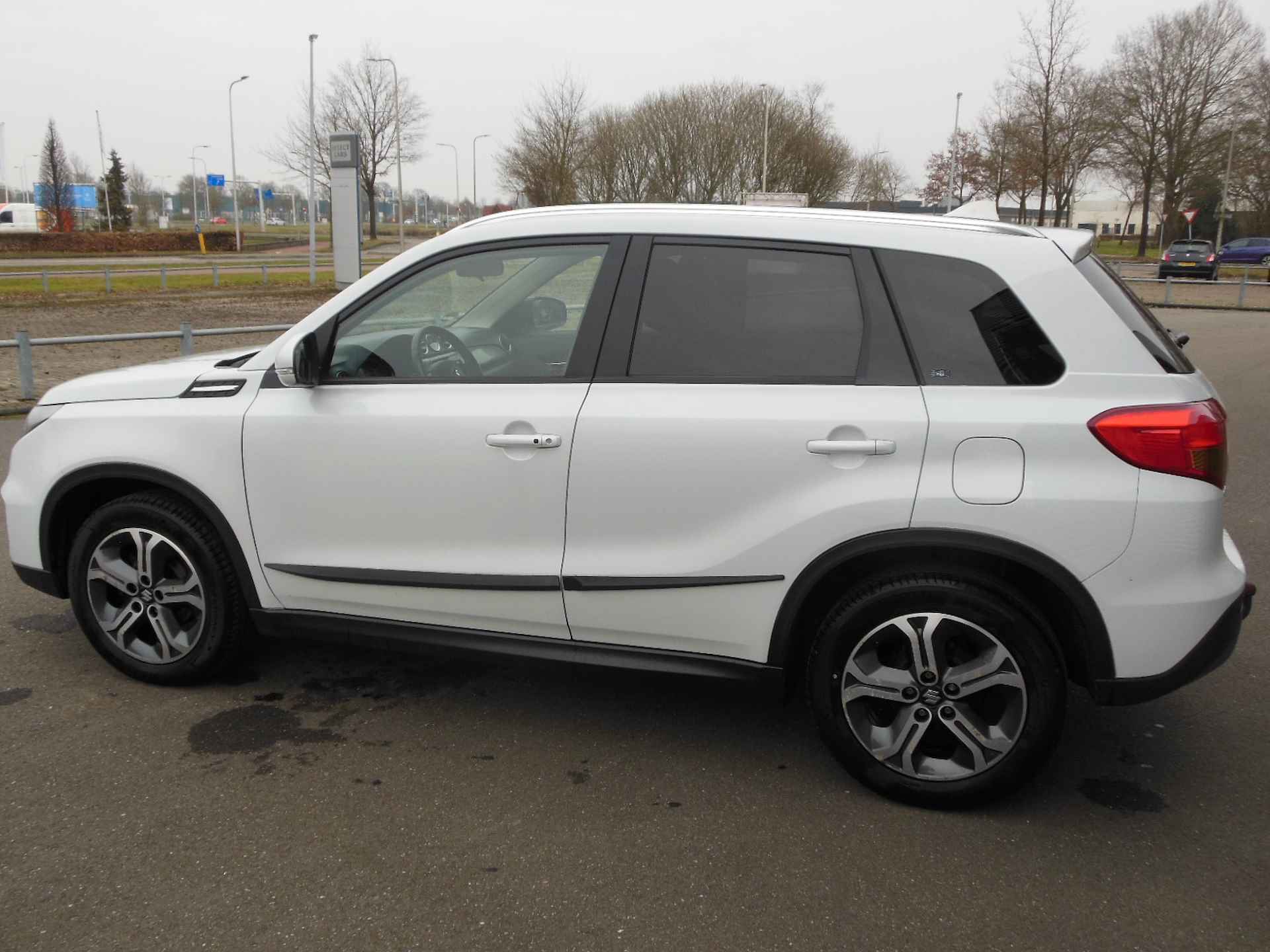 Suzuki Vitara 1.6 High Executive Staat in Hoogeveen - 10/26