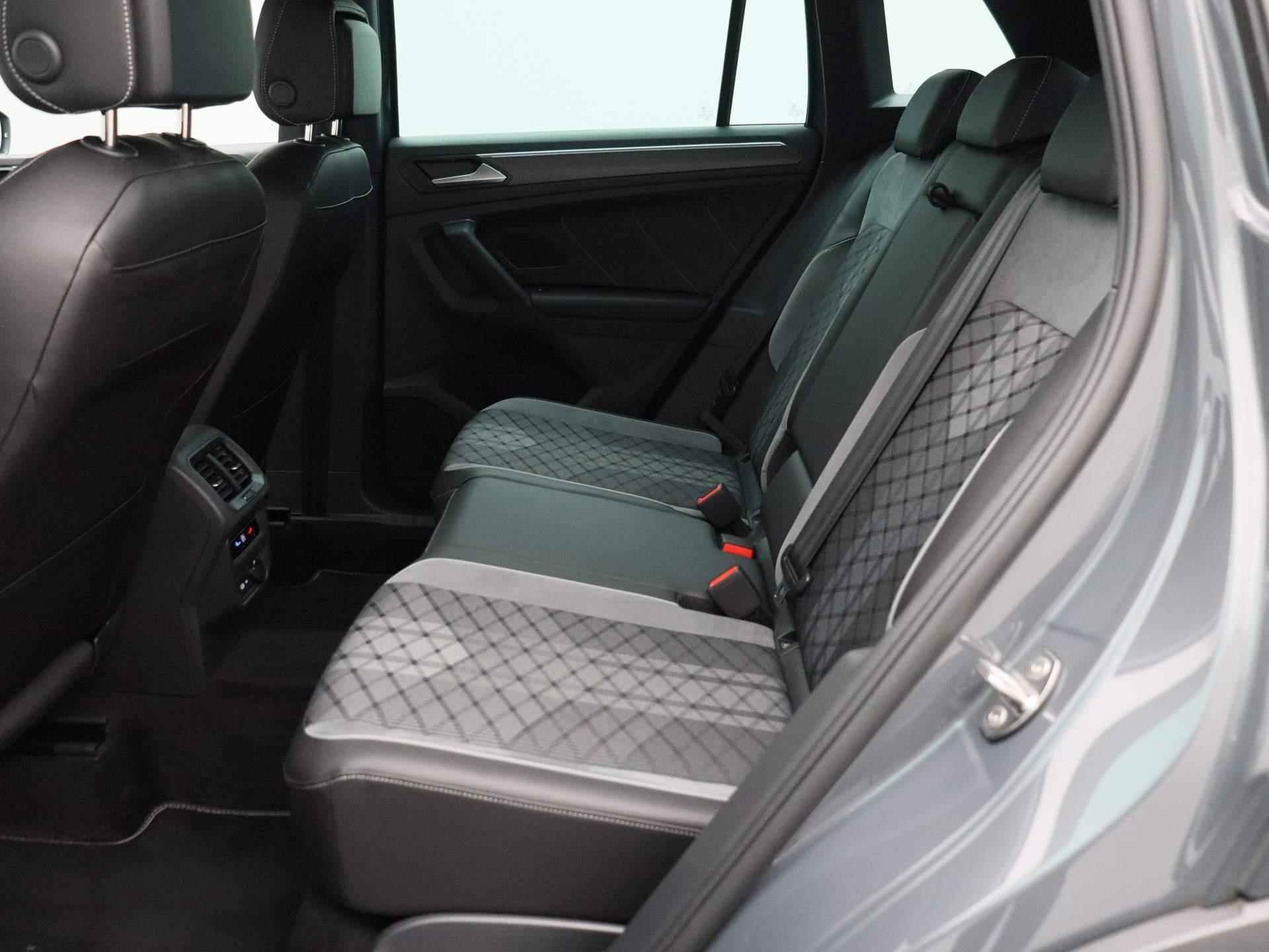 Volkswagen Tiguan 1.5 TSI R-Line Business+ 150 PK DSG | Apple Carplay | Android Auto | Navigatie | Adaptive Cruise Contro| 20'' Lichtmetalen velgen Suzuka | Sportonderstel | Achterklep Elektrisch | - 14/43