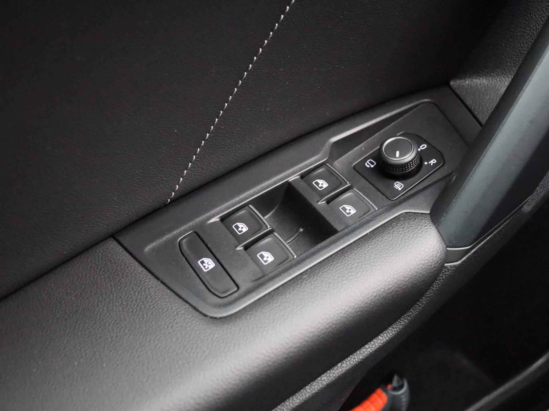 Volkswagen Tiguan 1.5 TSI R-Line Business+ 150 PK DSG | Apple Carplay | Android Auto | Navigatie | Adaptive Cruise Contro| 20'' Lichtmetalen velgen Suzuka | Sportonderstel | Achterklep Elektrisch | - 29/43