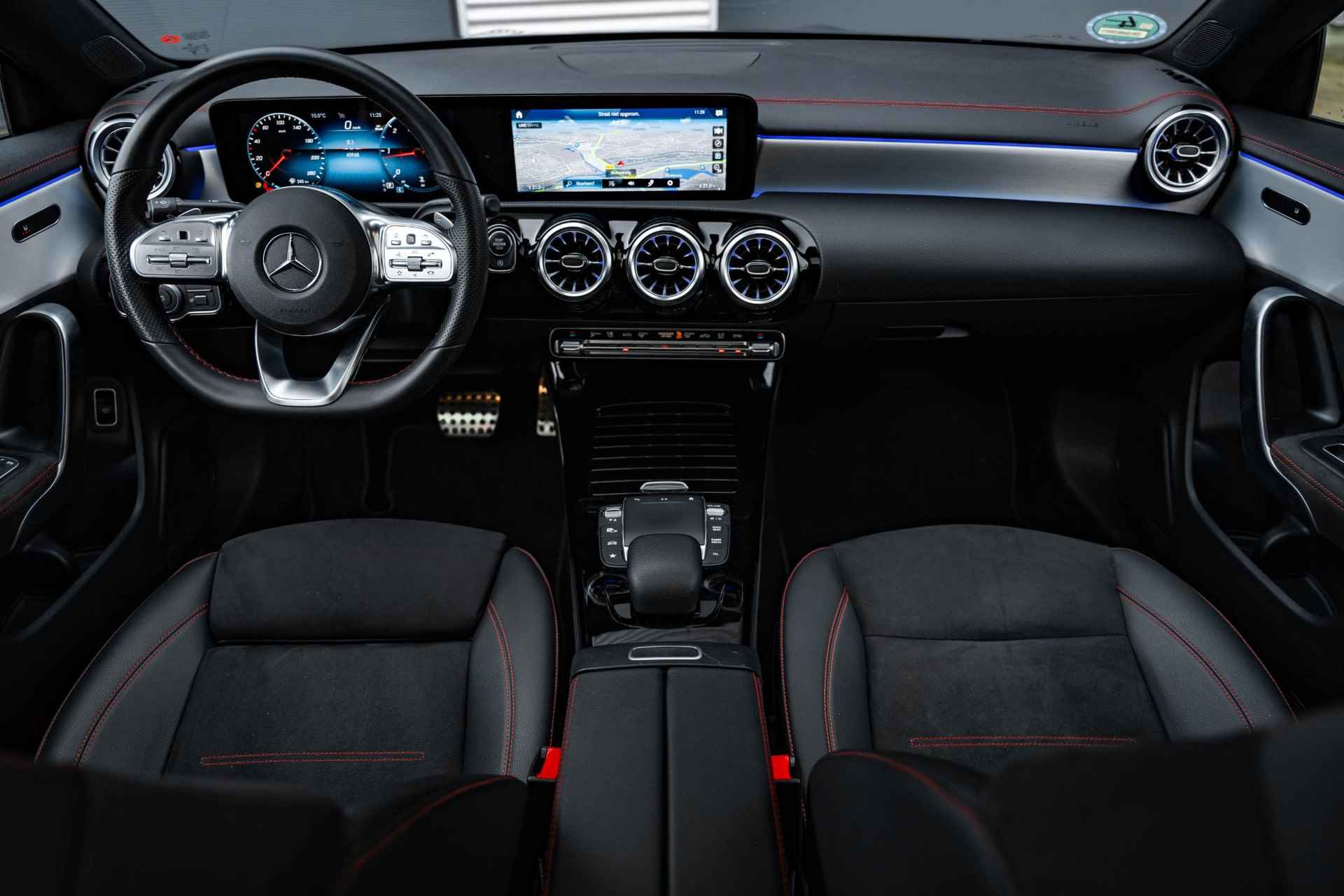 Mercedes-Benz CLA-klasse 220 d AMG Line |Panorama dak | Sfeer verlichting | Camera - 13/48