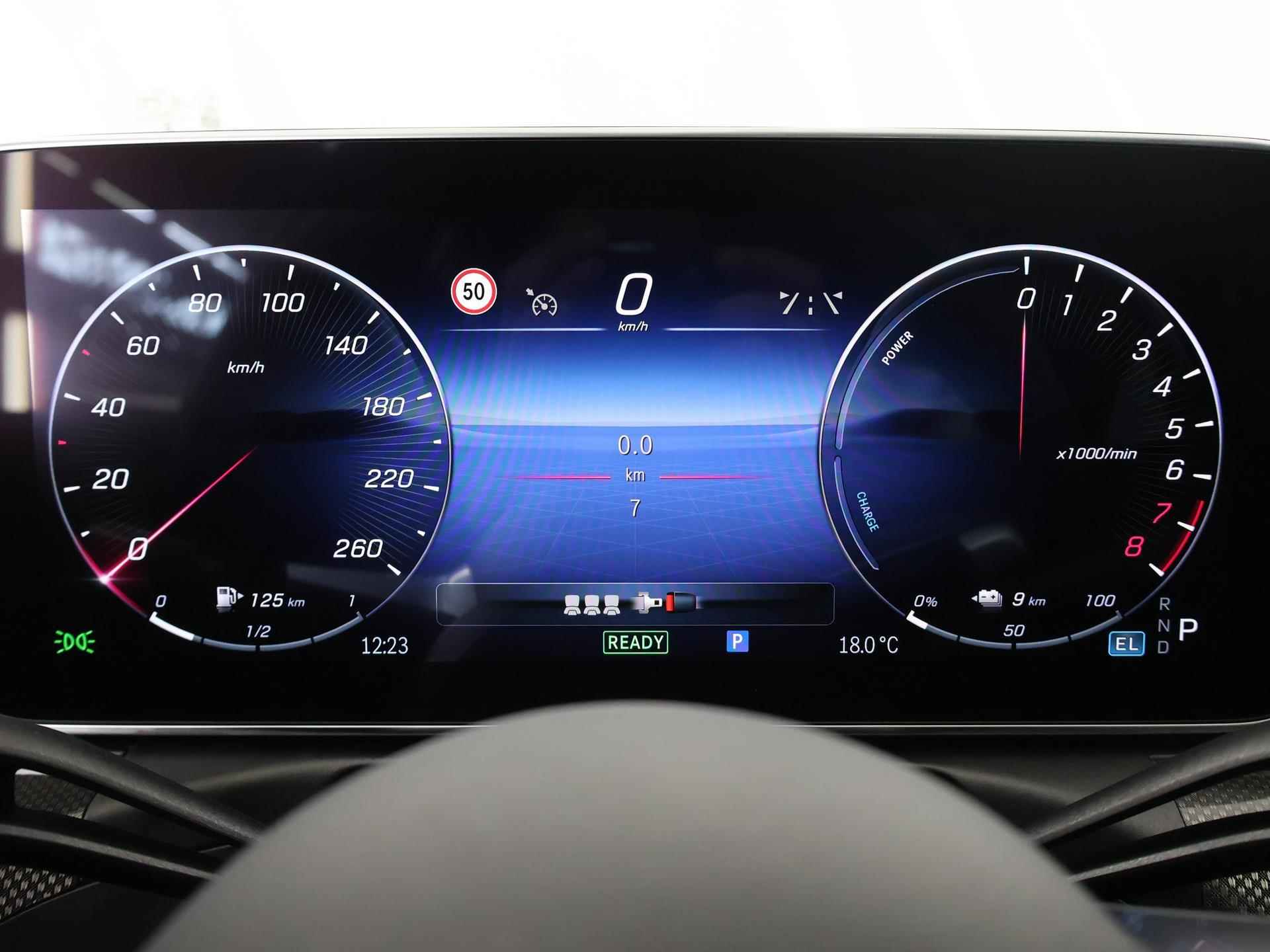 Mercedes-Benz C-klasse Estate 300e AMG Line | Achteruitrijcamera | Memory pakket | Sfeerverlichting | Panoramaschuifdak | Stoelverwarming - 20/45