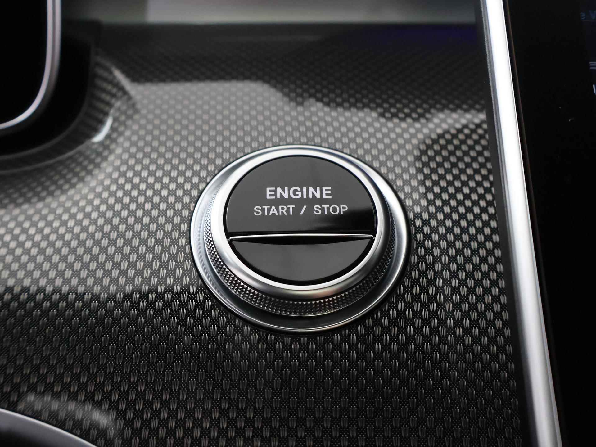 Mercedes-Benz C-klasse Estate 300e AMG Line | Achteruitrijcamera | Memory pakket | Sfeerverlichting | Panoramaschuifdak | Stoelverwarming - 34/45