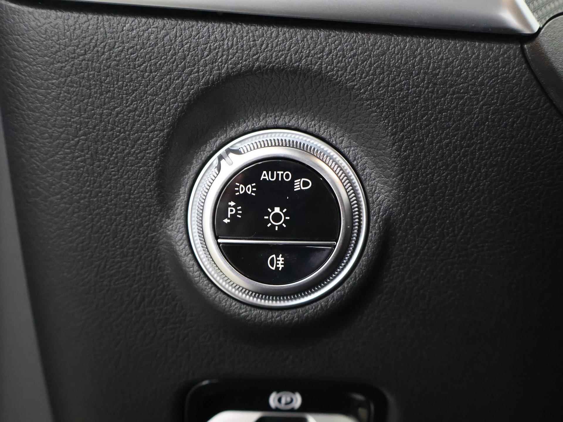 Mercedes-Benz C-klasse Estate 300e AMG Line | Achteruitrijcamera | Memory pakket | Sfeerverlichting | Panoramaschuifdak | Stoelverwarming - 36/45