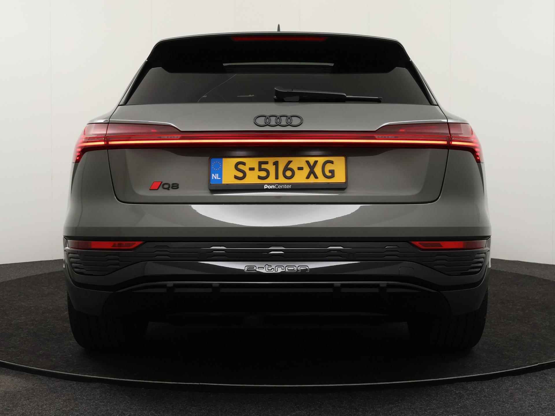 Audi Q8 e-tron 55 quattro S Edition Black | Panoramadak | Navigatie | Stoelverwarming | Matrix LED | AC boordlader 22kW | 22" | - 9/55