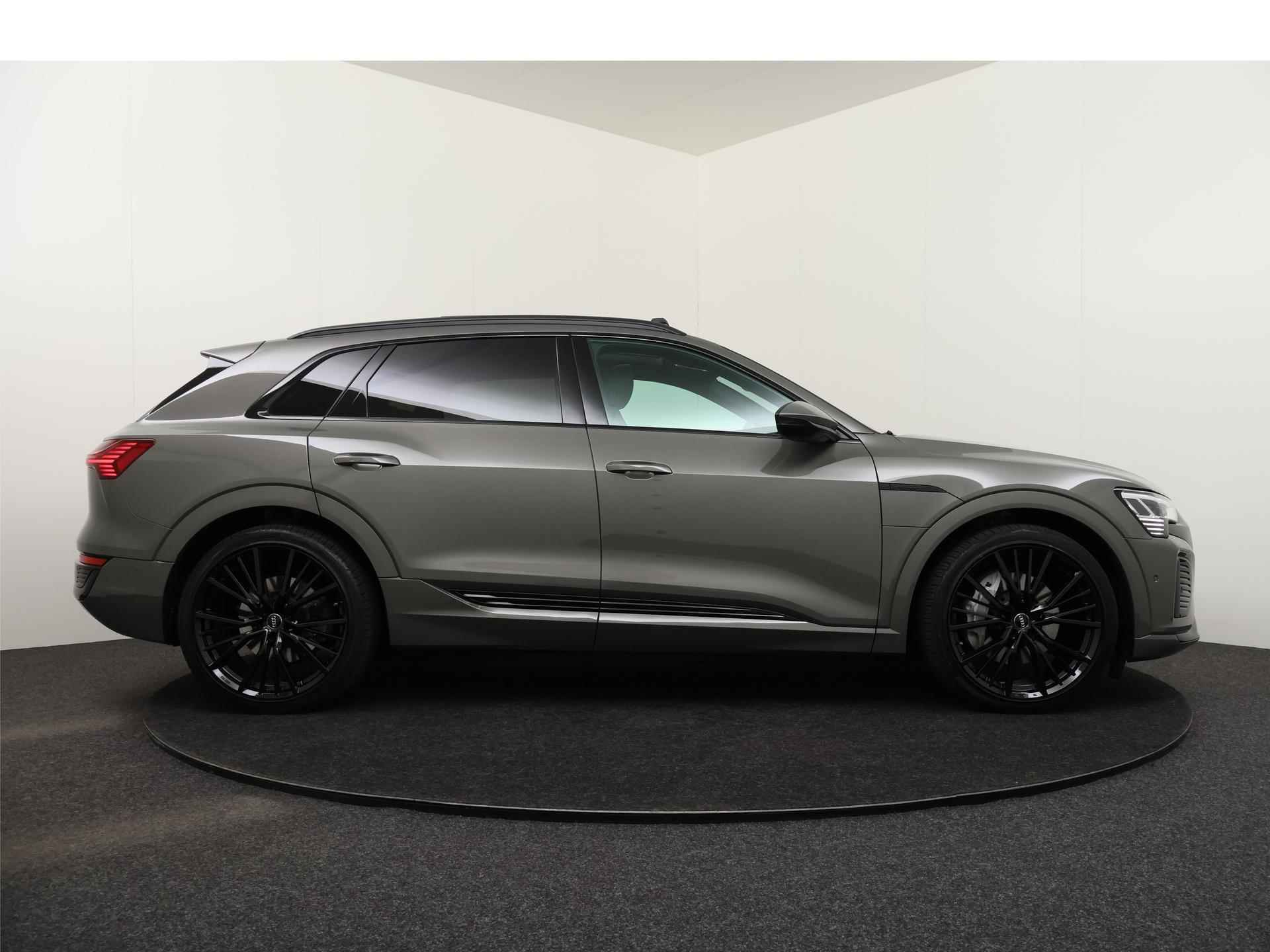 Audi Q8 e-tron 55 quattro S Edition Black | Panoramadak | Navigatie | Stoelverwarming | Matrix LED | AC boordlader 22kW | 22" | - 10/55