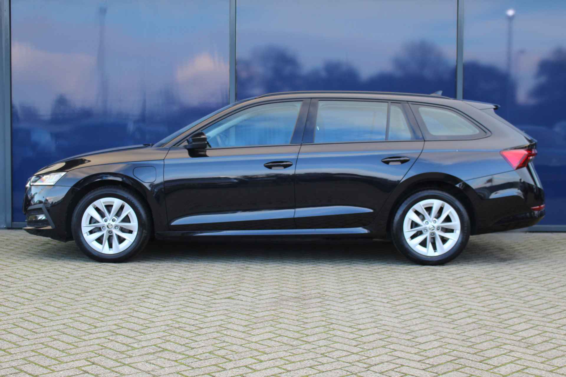 Škoda Octavia Combi 1.4 TSI iV PHEV Style BNS 204 PK | St. Verwarming | LED | Carplay | Climate & cruise contr. | Park Assist | 17" LMV | - 31/32