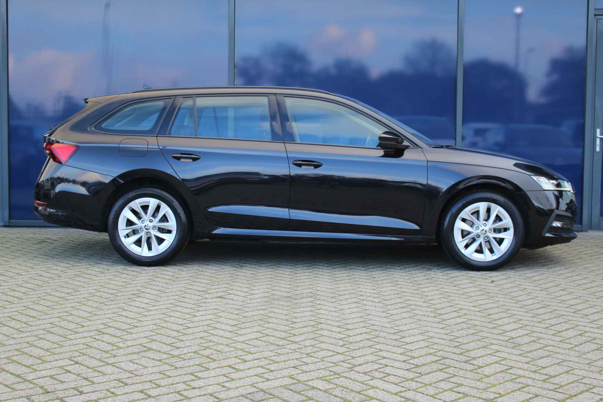 Škoda Octavia Combi 1.4 TSI iV PHEV Style BNS 204 PK | St. Verwarming | LED | Carplay | Climate & cruise contr. | Park Assist | 17" LMV | - 10/32