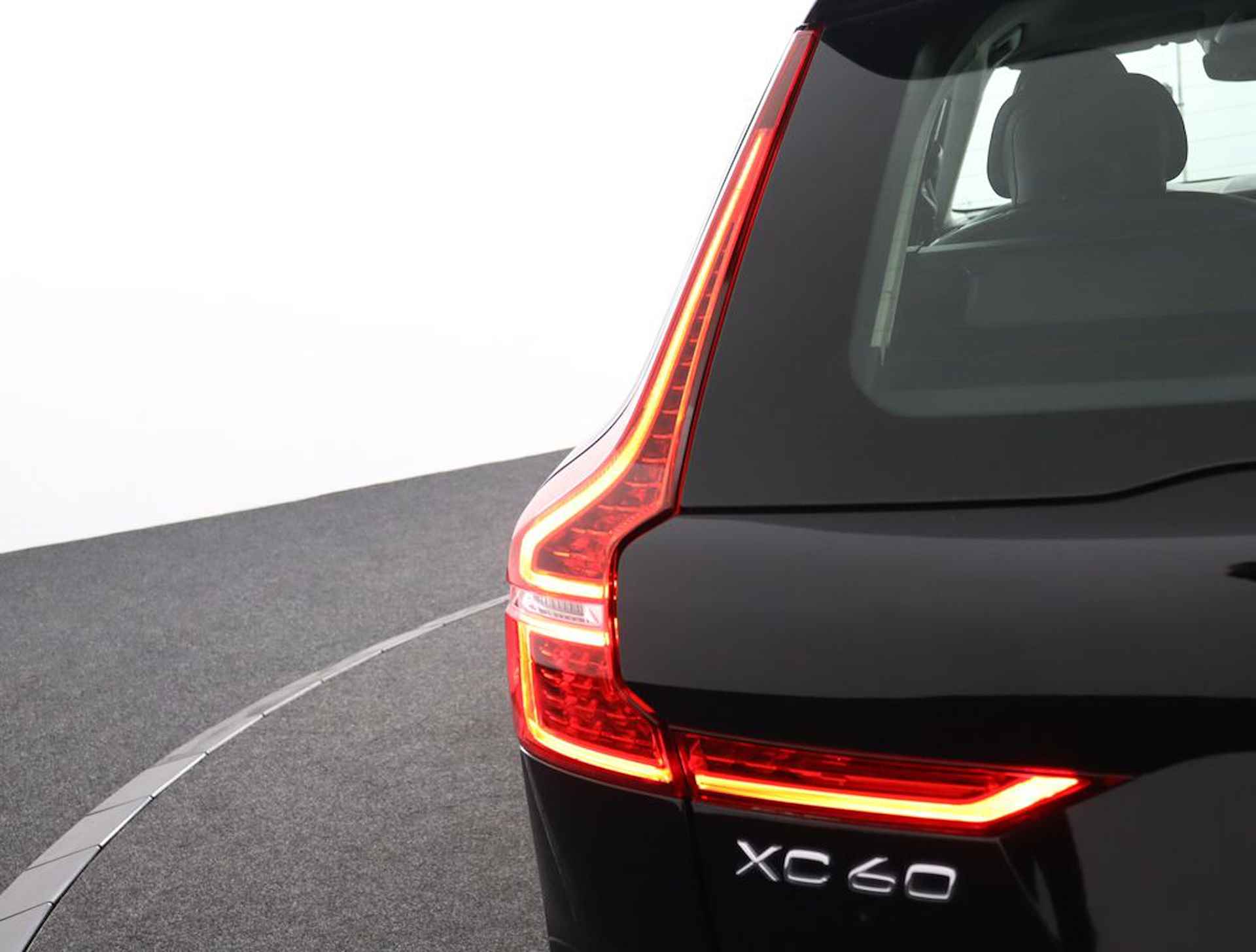 Volvo XC60 T5 Inscription | Adaptieve cruise control incl. BLIS | Stoel + Stuur verwarming | Achterbank verwarming | Trekhaak | Elektrisch - 35/51