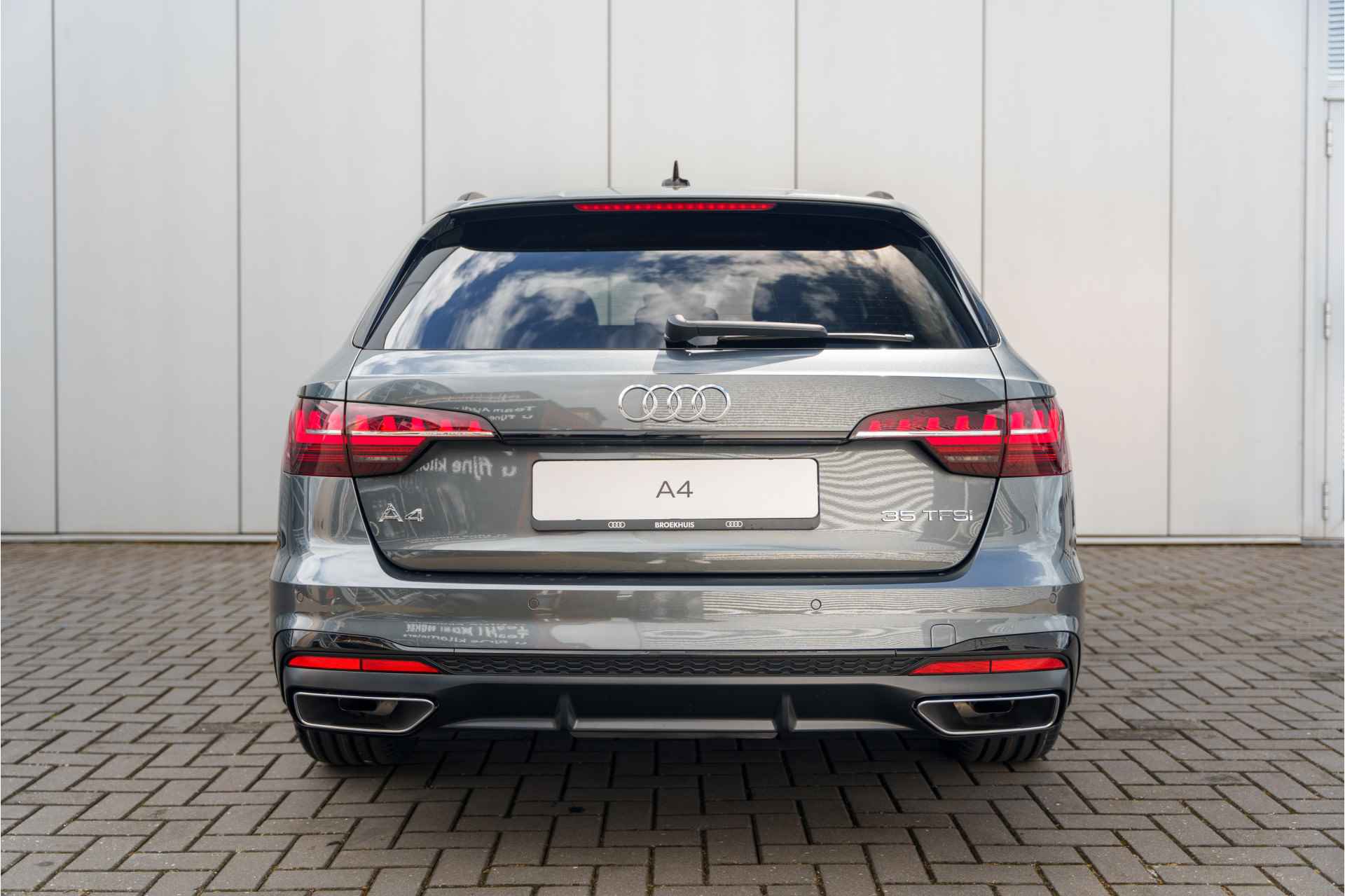 Audi A4 Avant 35 TFSI S edition Competition | Stoelverwarming | Cruise control | Navigatie | Smartphone interface | Optiek zwart - 13/42