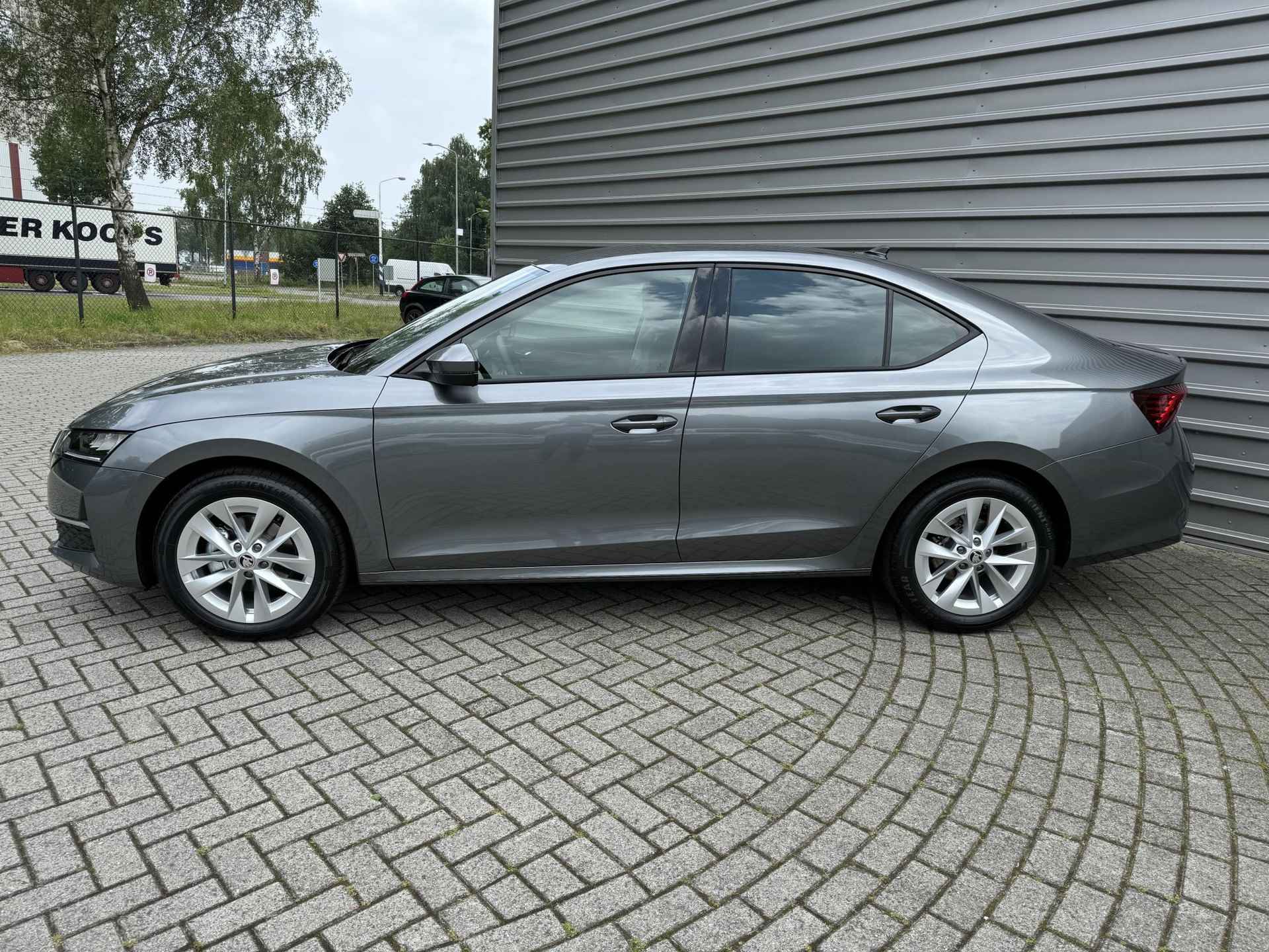 Škoda Octavia First Edition 1.5 TSI m-HEV 85 kW / 115 pk Hatchback 7 versn. DSG - 2/14