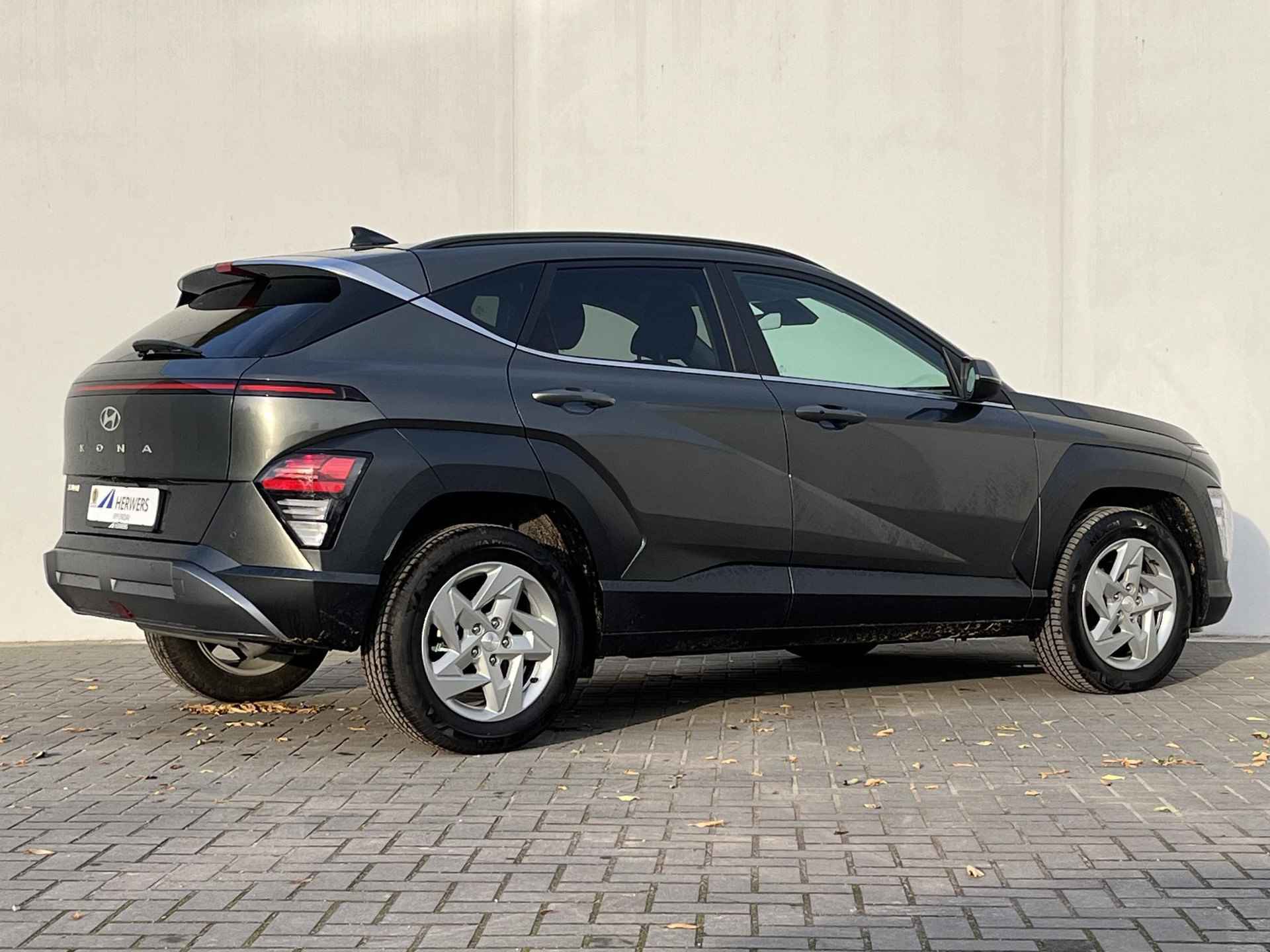 Hyundai Kona 1.6 T-GDI 200PK Comfort Smart 200pk / 1300kg Trekgewicht / Adaptieve cruise control / Climate control / Achteruitrijcamera / Elektrische achterklep / Keyless / Stoel- en stuurverwarming - 3/51