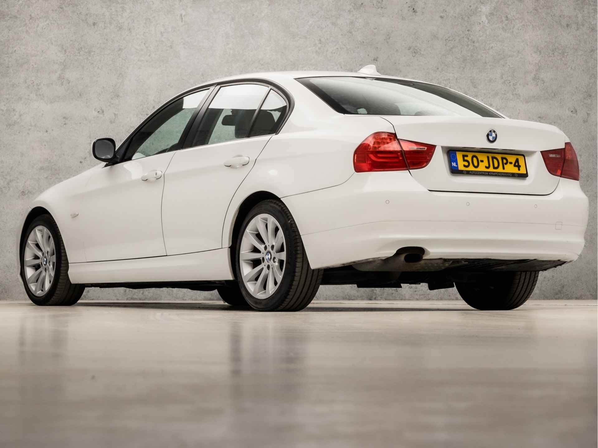 BMW 3 Serie 318i Business Sport (GROOT NAVI, CLIMATE, CRUISE CONTROL, LEDER, SPORTSTOELEN, PARKEERSENSOREN, NIEUWE APK, NIEUWSTAAT) - 3/31