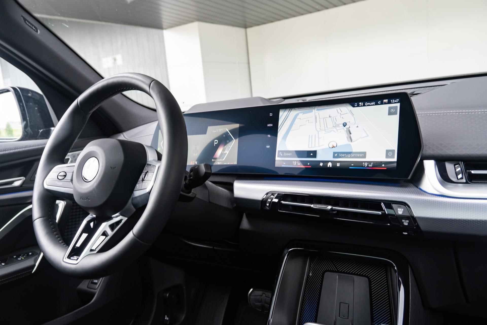 BMW X2 sDrive20i / M Sportpakket Pro / Harman Kardon / Head-Up Display / Elektrische trekhaak / Verwarmde voorstoelen / Shadow Line koplampen / Vergrote brandstoftank | Showroom Sale - 12/41