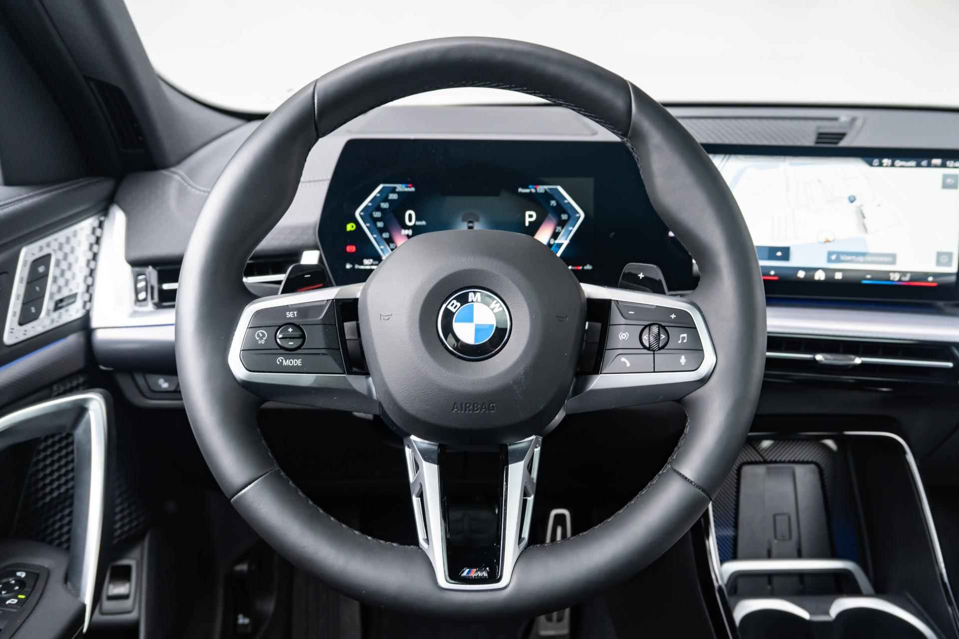 BMW X2 sDrive20i / M Sportpakket Pro / Harman Kardon / Head-Up Display / Elektrische trekhaak / Verwarmde voorstoelen / Shadow Line koplampen / Vergrote brandstoftank | Showroom Sale - 13/41