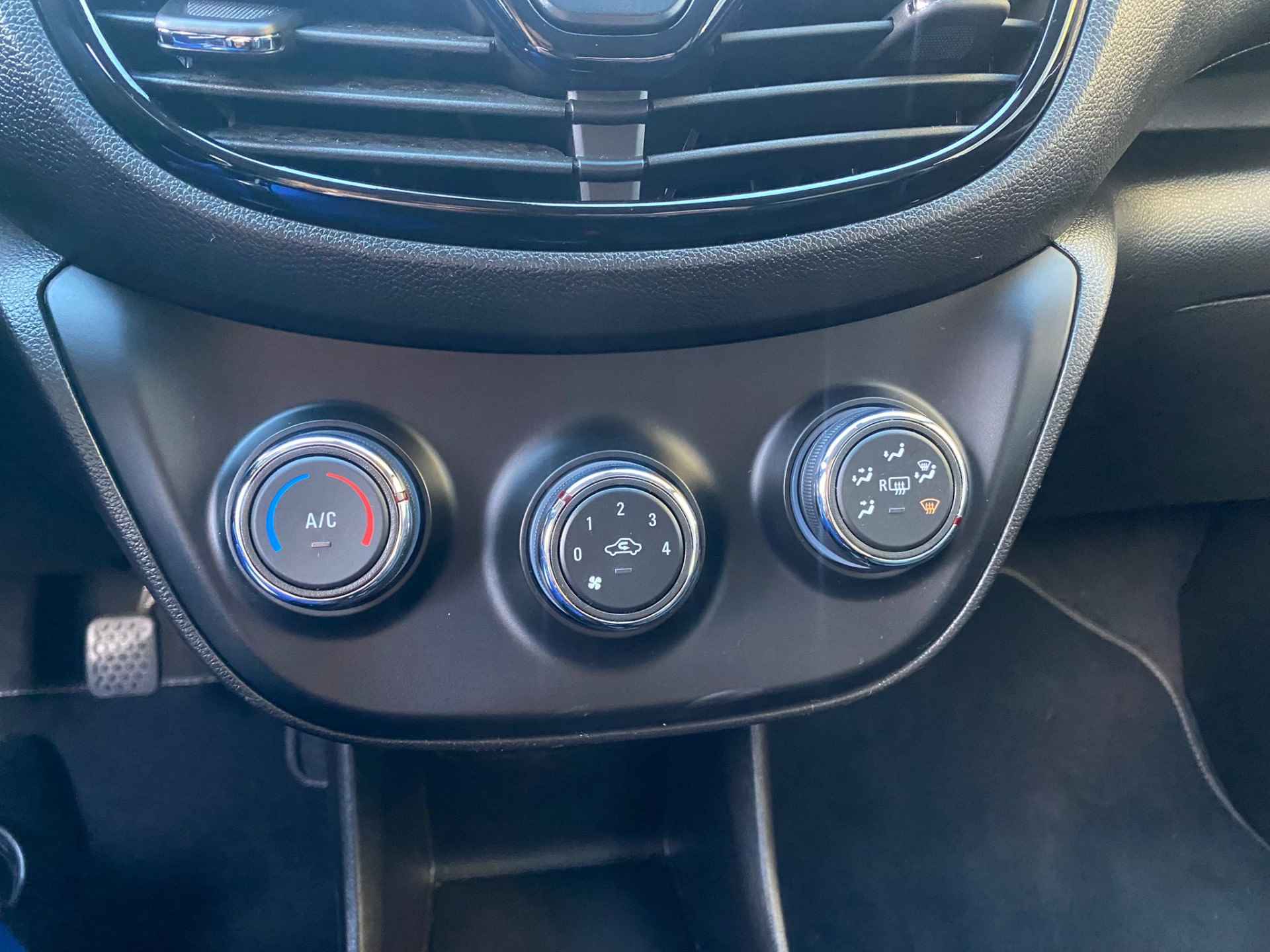 Opel KARL Karl 1.0 S/S Rocks Online Edition | Apple Carplay/Android auto | Cruise controle | Parkeersensoren | Airco - 38/41