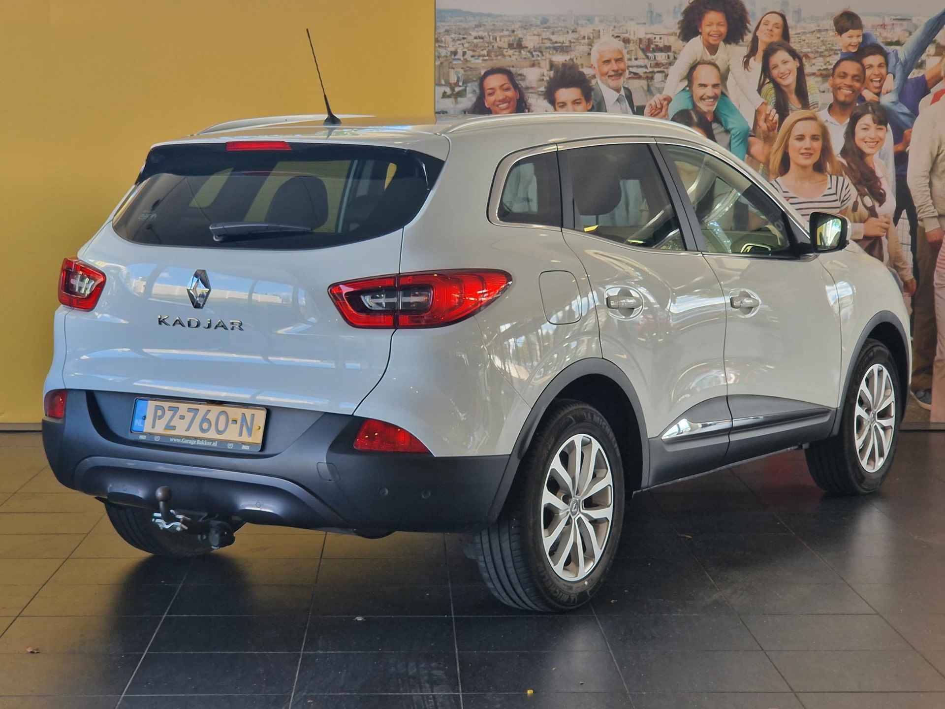 Renault Kadjar 1.2 TCe 130 EDC Intens AUTOMAAT | NAVIGATIE | TREKHAAK | ACHTERUITRIJCAMERA | PARKEERSENSOREN VOOR-EN ACHTER | CLIMATE CONTROL - 5/28