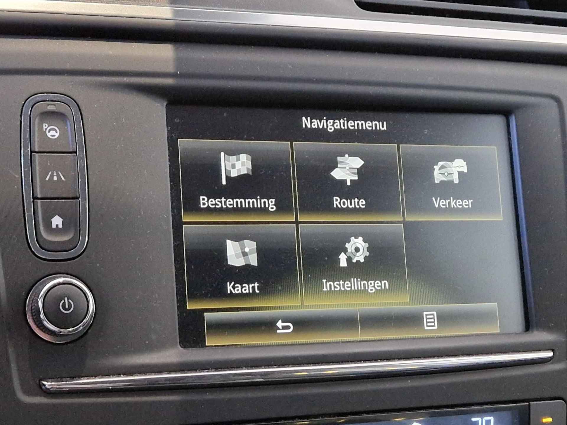 Renault Kadjar 1.2 TCe 130 EDC Intens AUTOMAAT | NAVIGATIE | TREKHAAK | ACHTERUITRIJCAMERA | PARKEERSENSOREN VOOR-EN ACHTER | CLIMATE CONTROL - 22/28