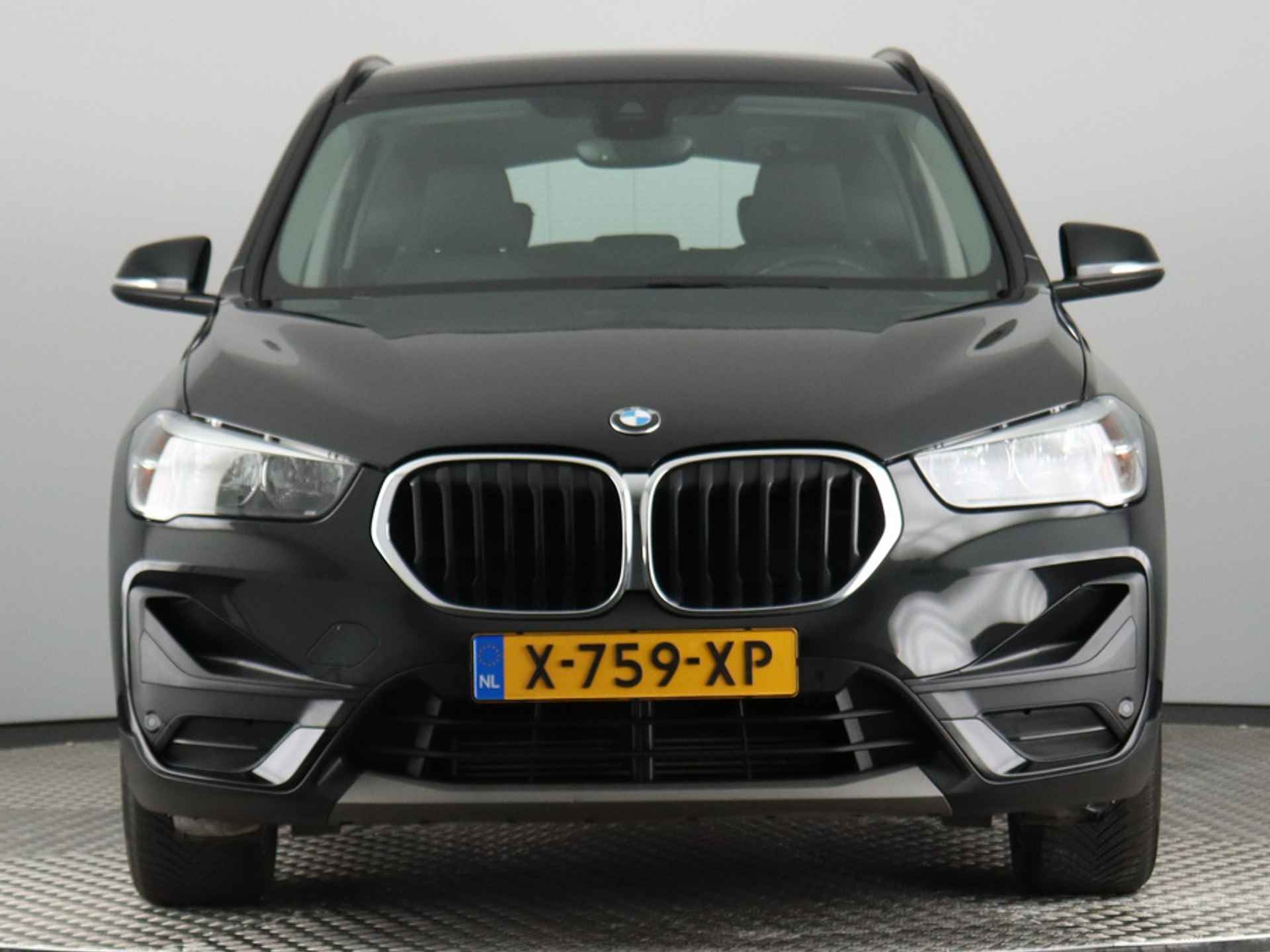 BMW X1 sDrive18i Business Edition Plus (Leer / PDC / Voorstoelen Verwarmd / Navi Plus / Cruise / DAB) - 6/54