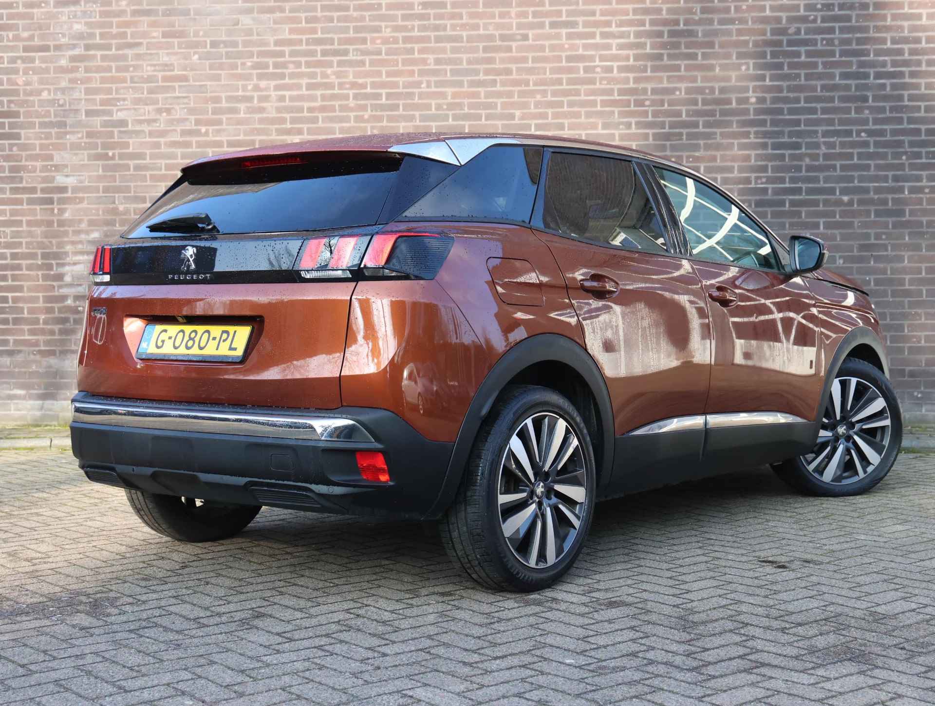 Peugeot 3008 SUV Premium 130pk Automaat | Elektrische Achterklep | Achteruitrijcamera | Navigatie - 4/40