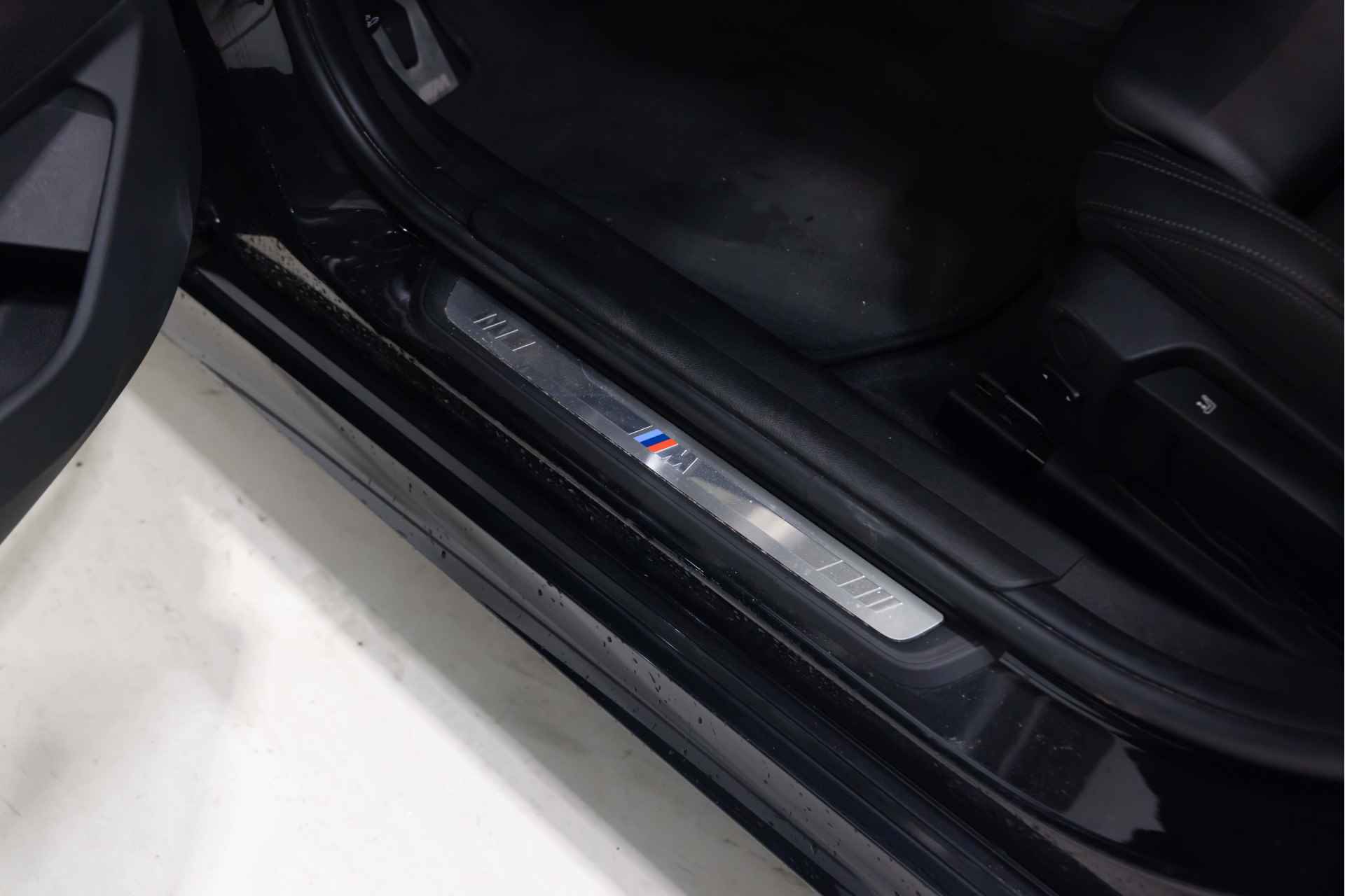 BMW 3 Serie Sedan 320i High Executive Edition M Sportpakket Aut. - 22/31