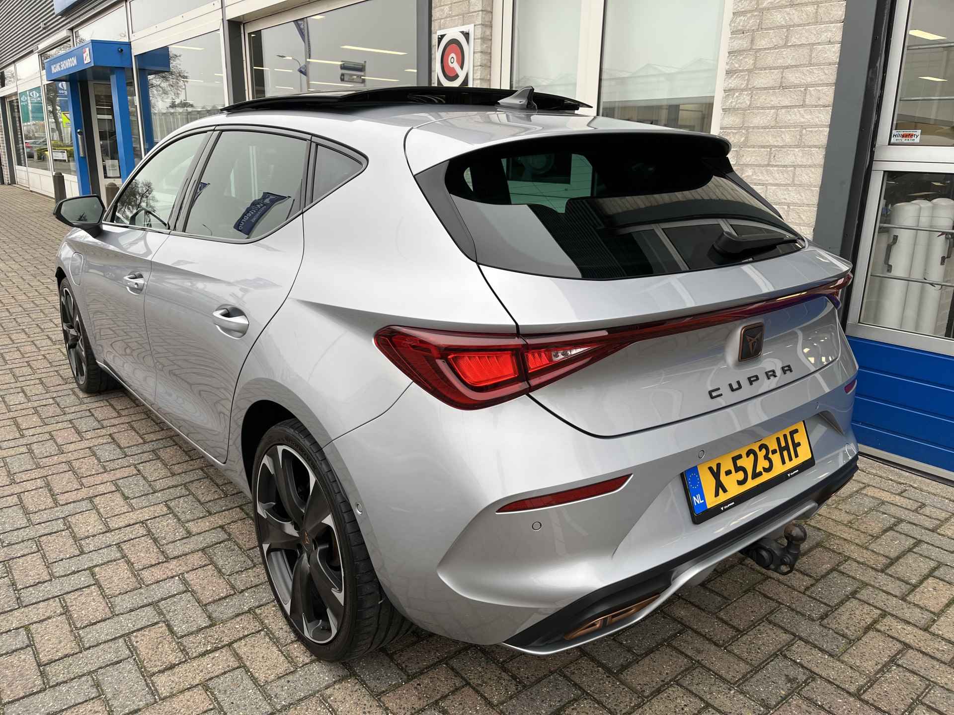 CUPRA Leon 1.4 e-Hybrid VZ Performance / AUTOMAAT/ PANO/ NAVI/ FULL-LINK/ MATRIX/ ELEKTR. STOEL/ CAMERA/ STOEL-STUURVERWARM./ TREKHAAK/ DAB/ VIRTUAL COCKPIT/ CRUISE/ 19'' LMV - 6/44