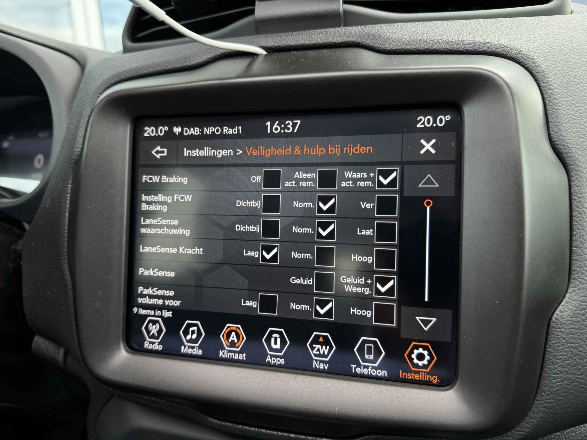 Jeep Renegade RENEGADE 1.3T 150PK DDCT S | Schuif\kantel dak | Navi | Sensoren V/A | ACC | Keyless | Carplay - 42/51