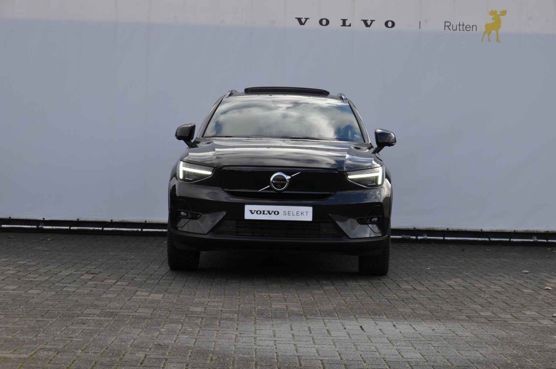 Volvo XC40 408PK Twin Motor Ultimate 82 kWh Demo Sjors / Pixel LED/ Adaptieve cruise control/ Panoramadak/ Elektrische stoelen met geheugen/ BLIS/ Elektrische achterklep/ Parkeersensoren met 360 Camera/ Stoel en stuurwielverwarming/ Mistlampen/ Luxe bekleding/ 20" Velgen/ Harman kardon audio/ Apple carplay - 8/37