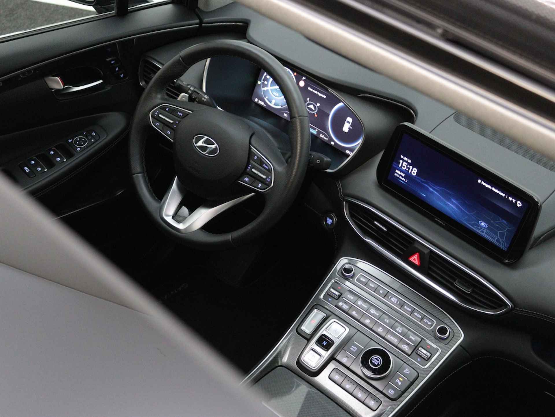 Hyundai Santa Fe 1.6 T-GDI HEV PrSk7p | 360 Camera | Panorama dak | Carplay | Tre - 24/59