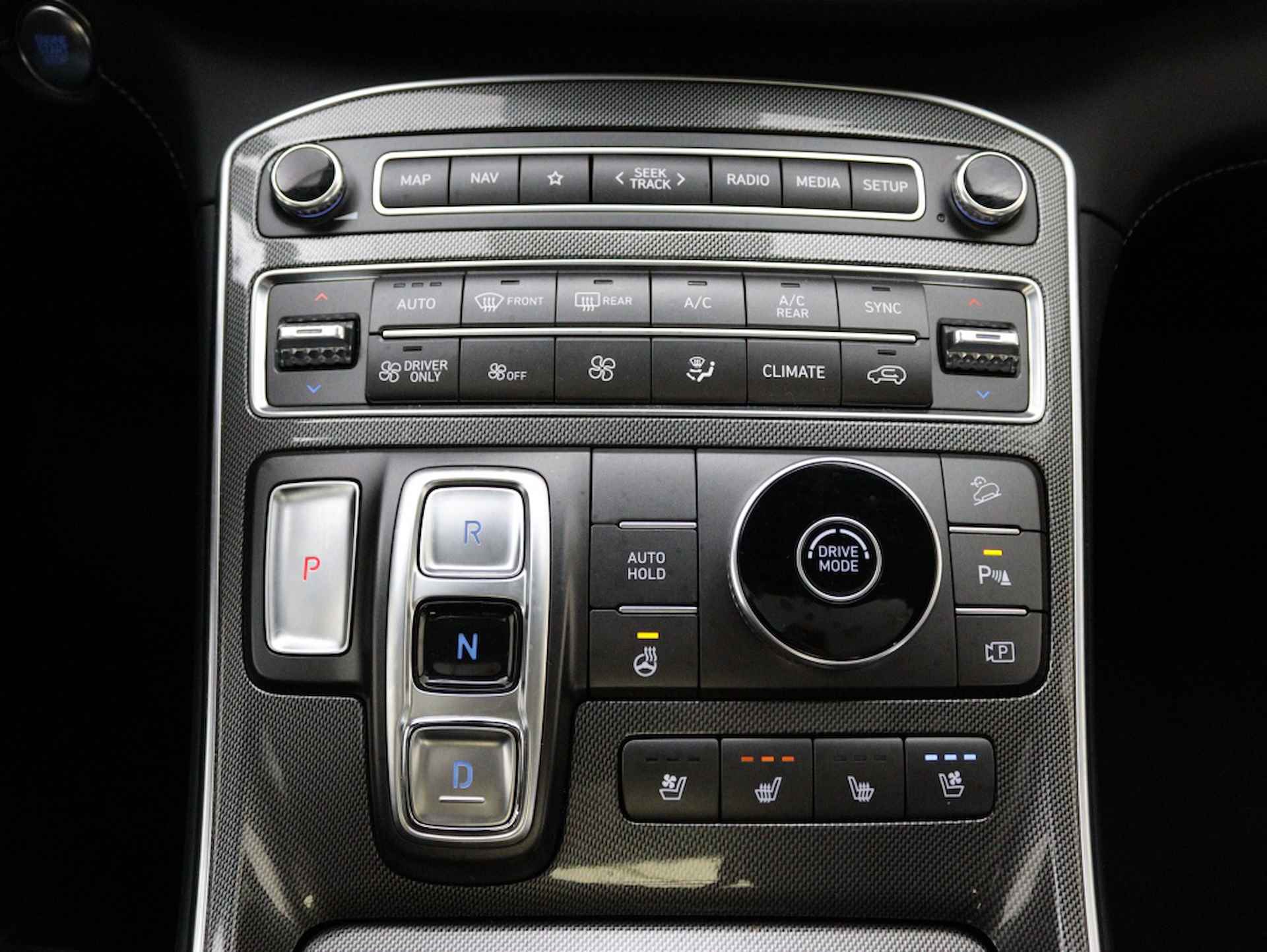 Hyundai Santa Fe 1.6 T-GDI HEV PrSk7p | 360 Camera | Panorama dak | Carplay | Tre - 42/59