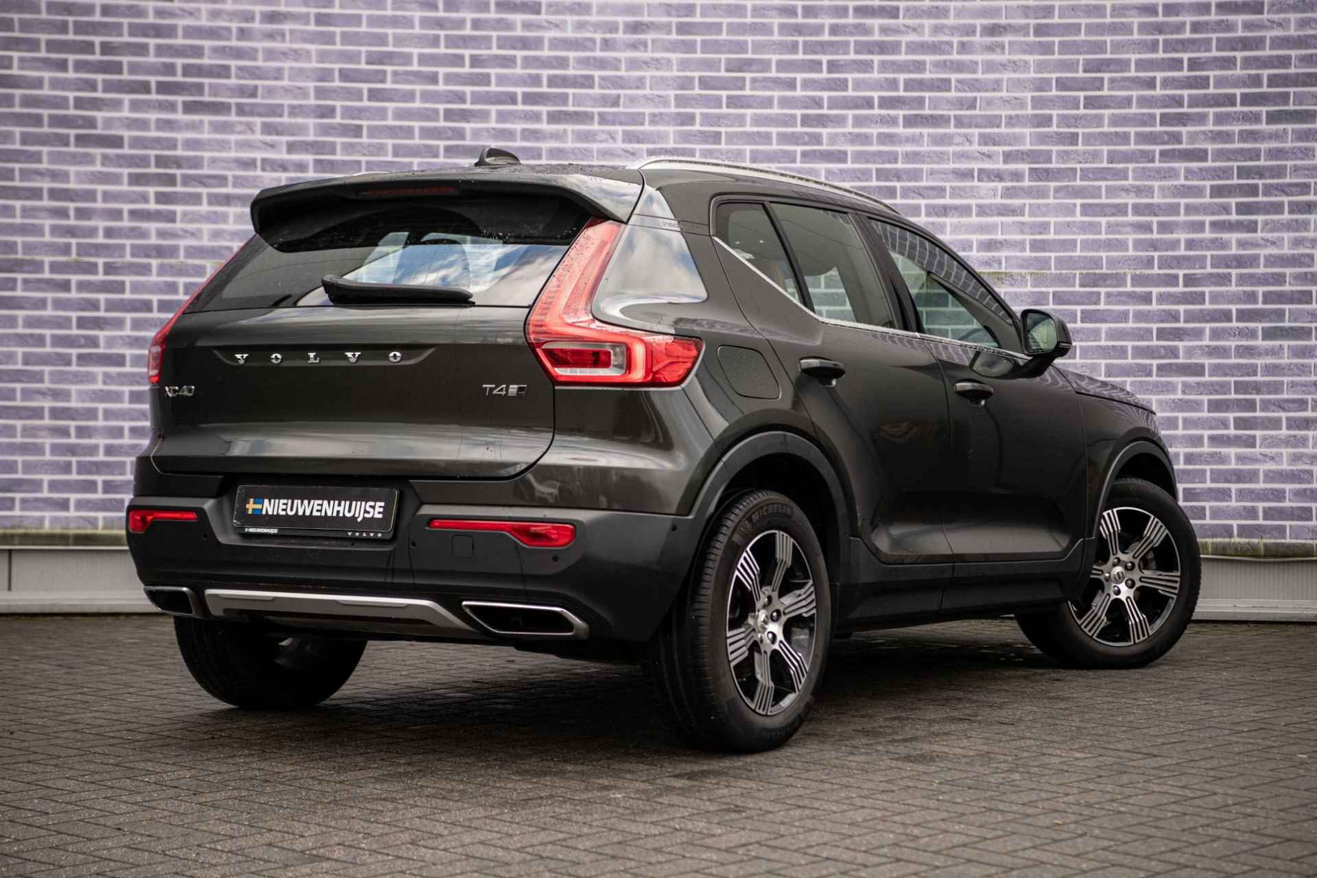 Volvo XC40 2.0 T4 AWD Inscription | Power Seats | Sensoren voor + achter | 360 graden camera | Adaptieve Cruise Control | Sensus Navigatie | - 4/37