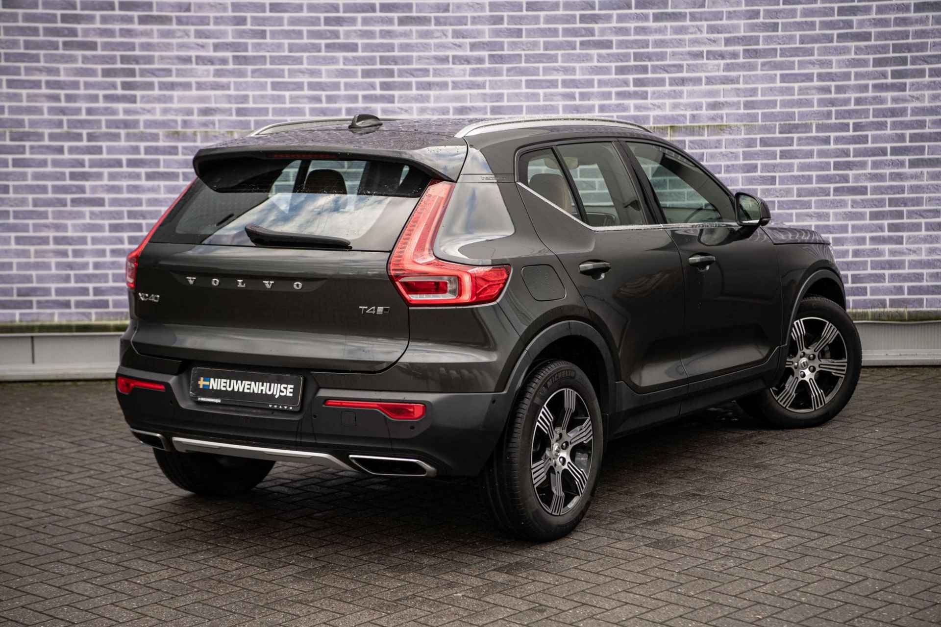 Volvo XC40 2.0 T4 AWD Inscription | Power Seats | Sensoren voor + achter | 360 graden camera | Adaptieve Cruise Control | Sensus Navigatie | - 18/37