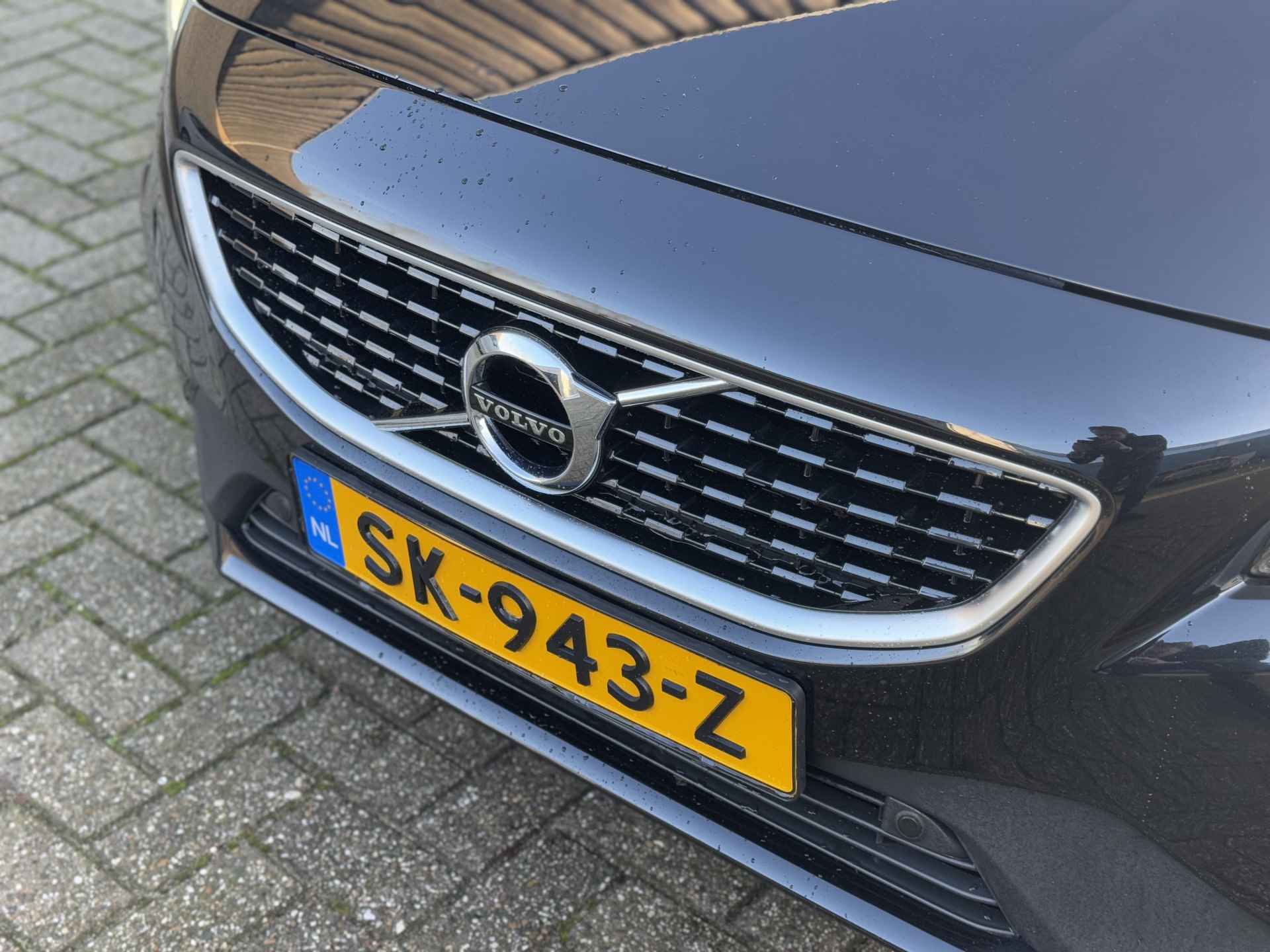 Volvo V40 2.0 D3 Automaat Business Sport Luxury Line | Standkachel | DAB | Camera - 5/36