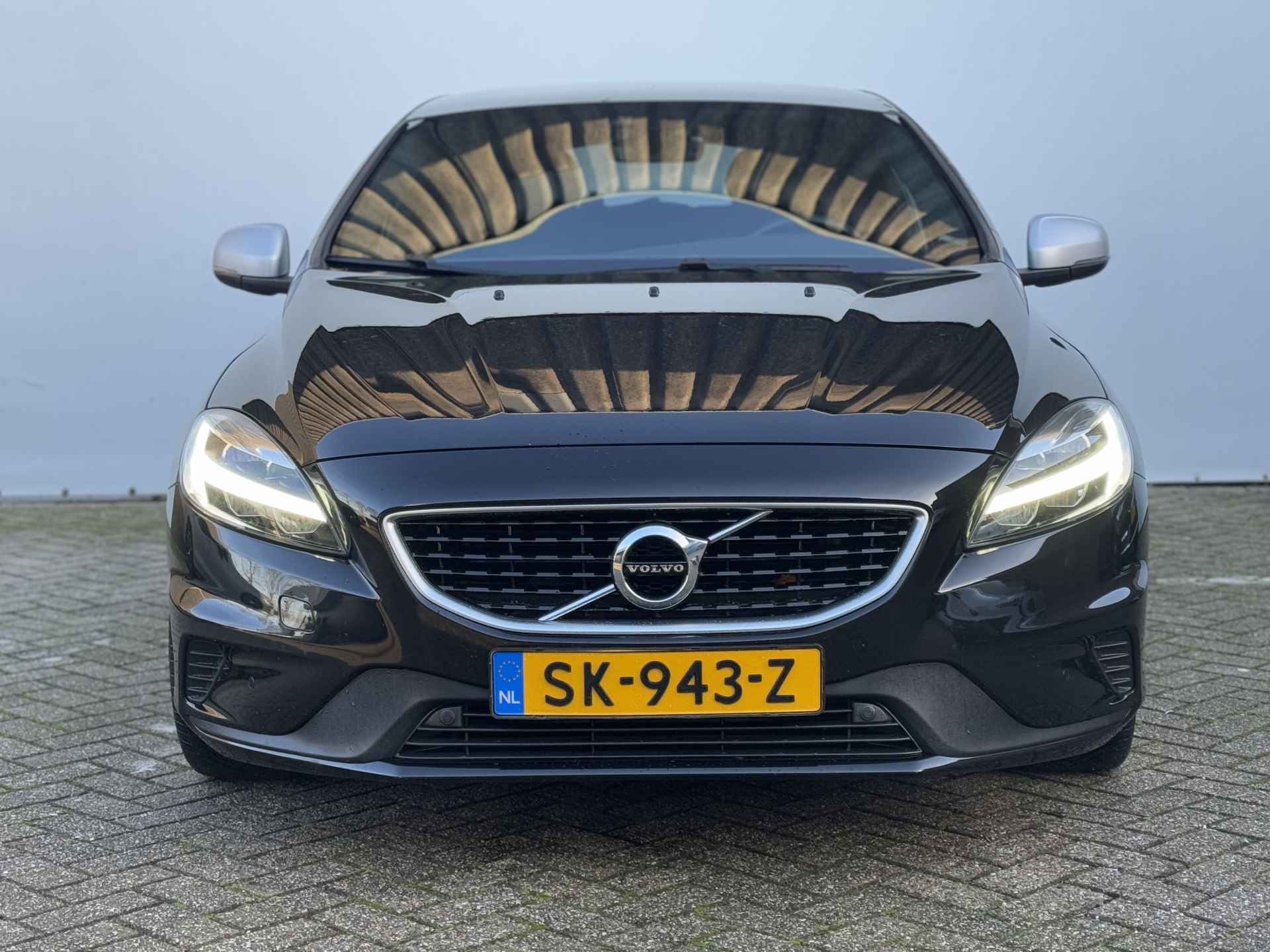 Volvo V40 2.0 D3 Automaat Business Sport Luxury Line | Standkachel | DAB | Camera - 8/36